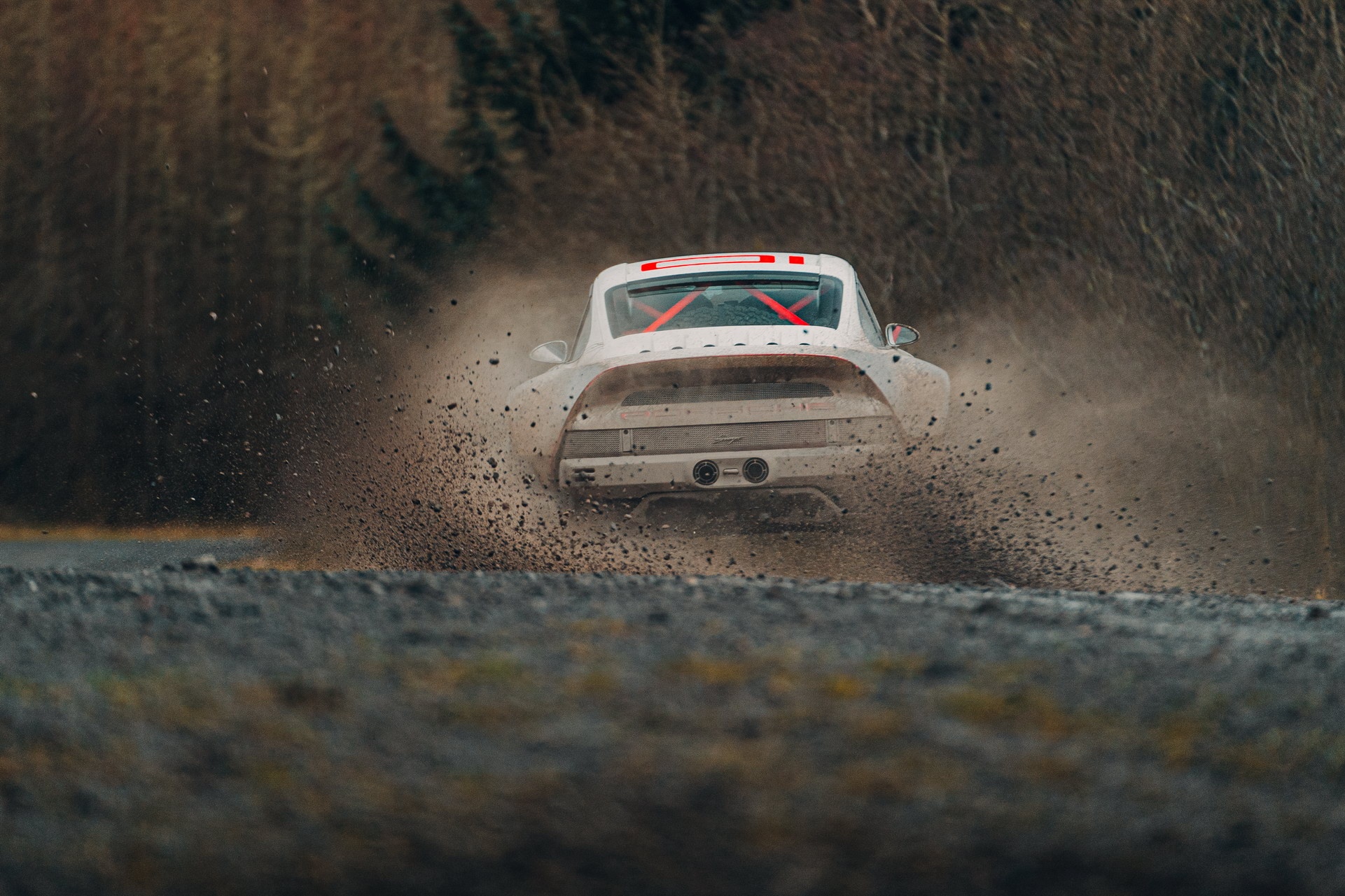 xe dua dia hinh anh 12