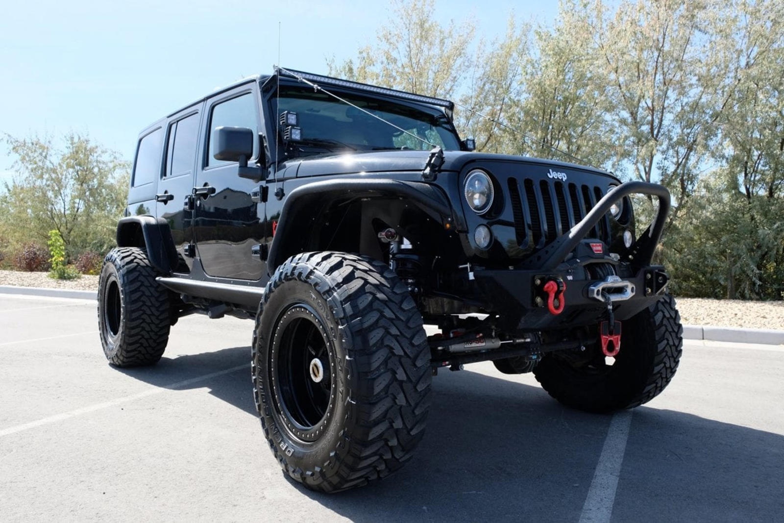 Ban do Jeep Wrangler manh 800 ma luc co gia gan 90.000 USD hinh anh