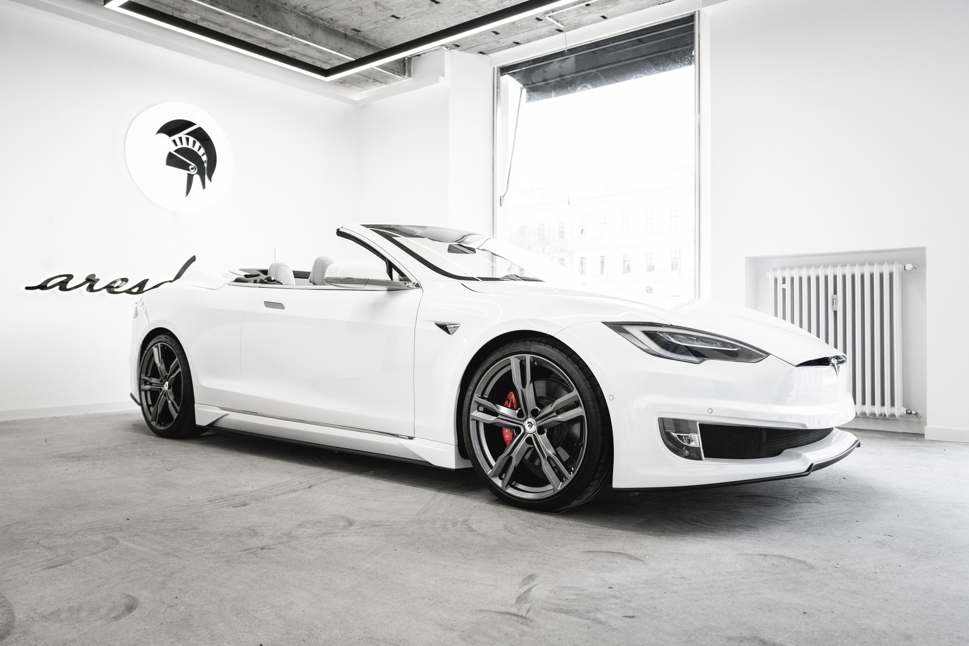 Tesla Model S duoc do thanh xe mui tran hinh anh