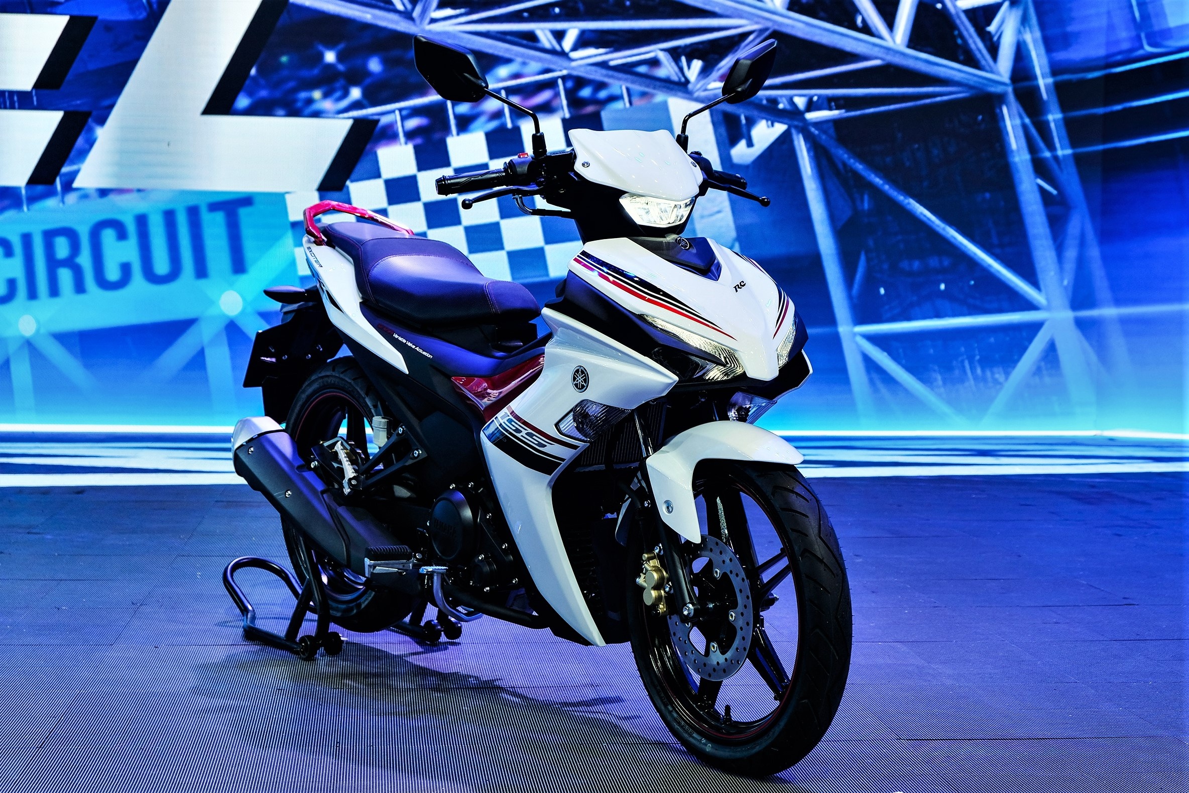 Gia lan banh cac mau xe con tay 150 cc dang chu y tai Viet Nam hinh anh