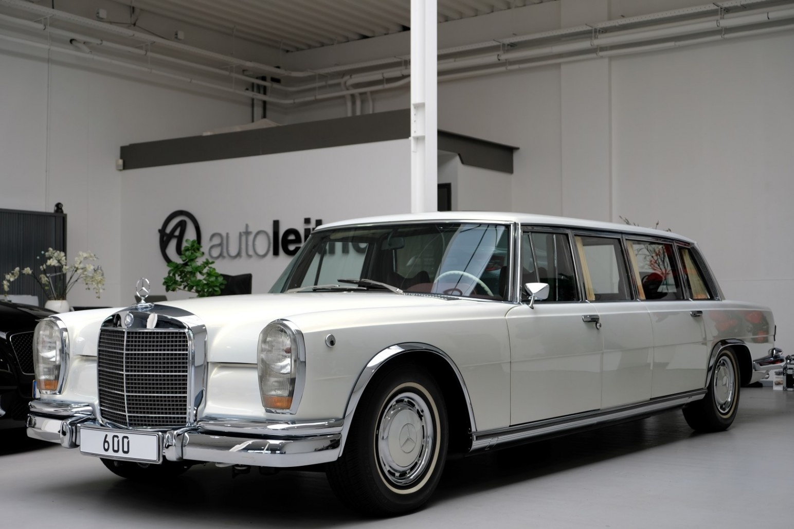 Mercedes-Benz 600 Pullman ảnh 1 Mercedes-Benz 600 Pullman anh 1