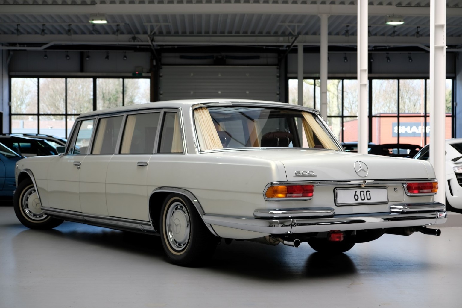 Mercedes-Benz 600 Pullman ảnh 3 Mercedes-Benz 600 Pullman anh 3