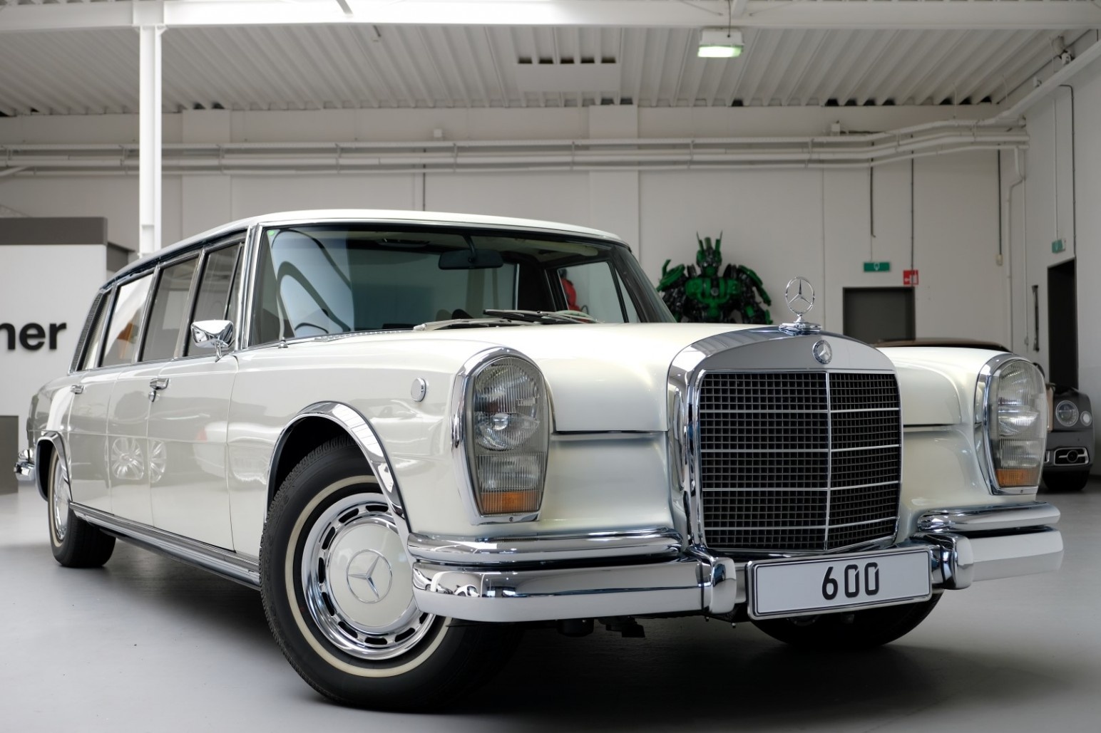 Mercedes-Benz 600 Pullman ảnh 2 Mercedes-Benz 600 Pullman anh 2