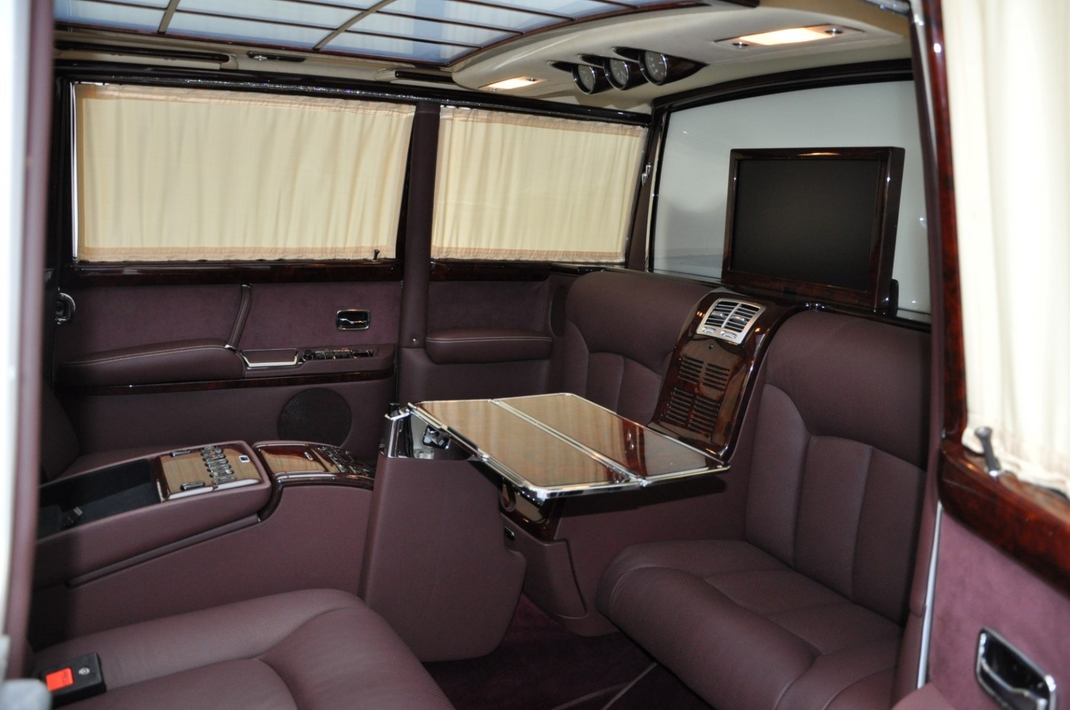 Mercedes-Benz 600 Pullman ảnh 12 Mercedes-Benz 600 Pullman anh 12