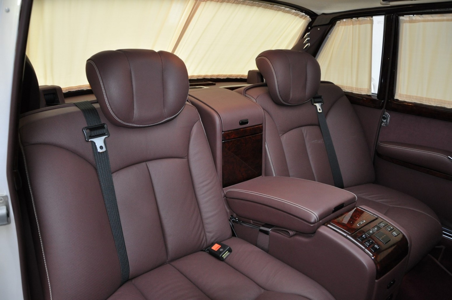 Mercedes-Benz 600 Pullman ảnh 13 Mercedes-Benz 600 Pullman anh 13