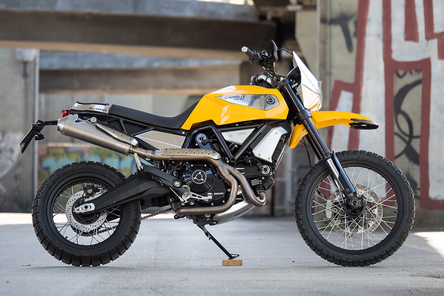 Ducati Scrambler 1100 duoc do thanh xe cao cao hinh anh