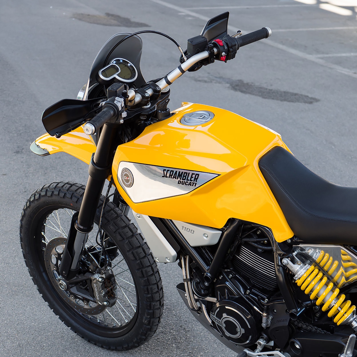 Ducati Scrambler 1100 anh 5
