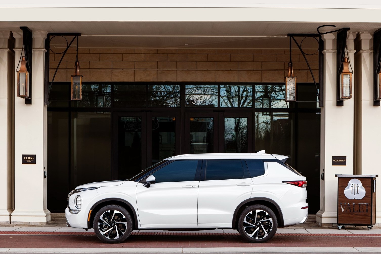 Mitsubishi Outlander 2021 anh 6