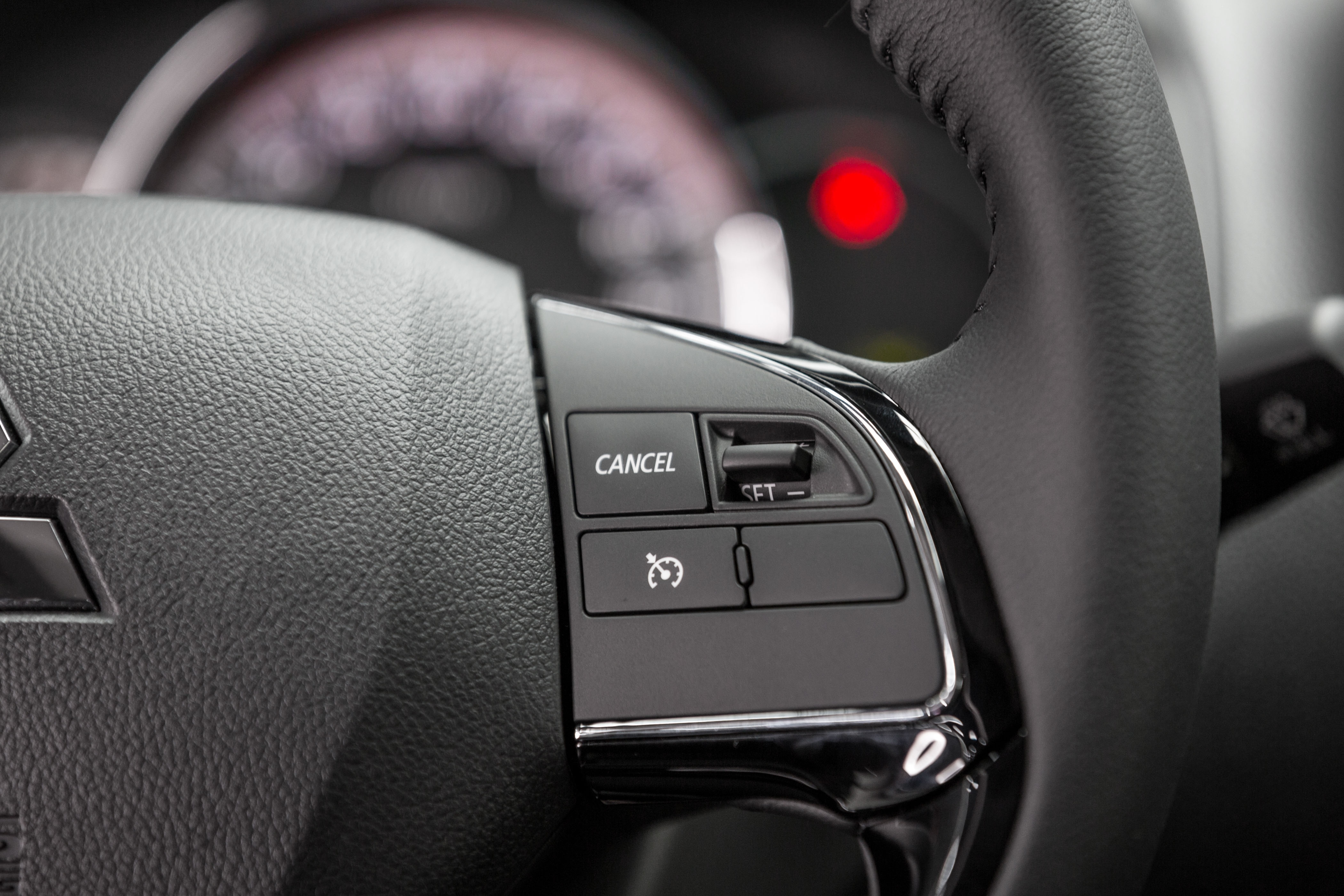 Mitsubishi Attrage Premium anh 15