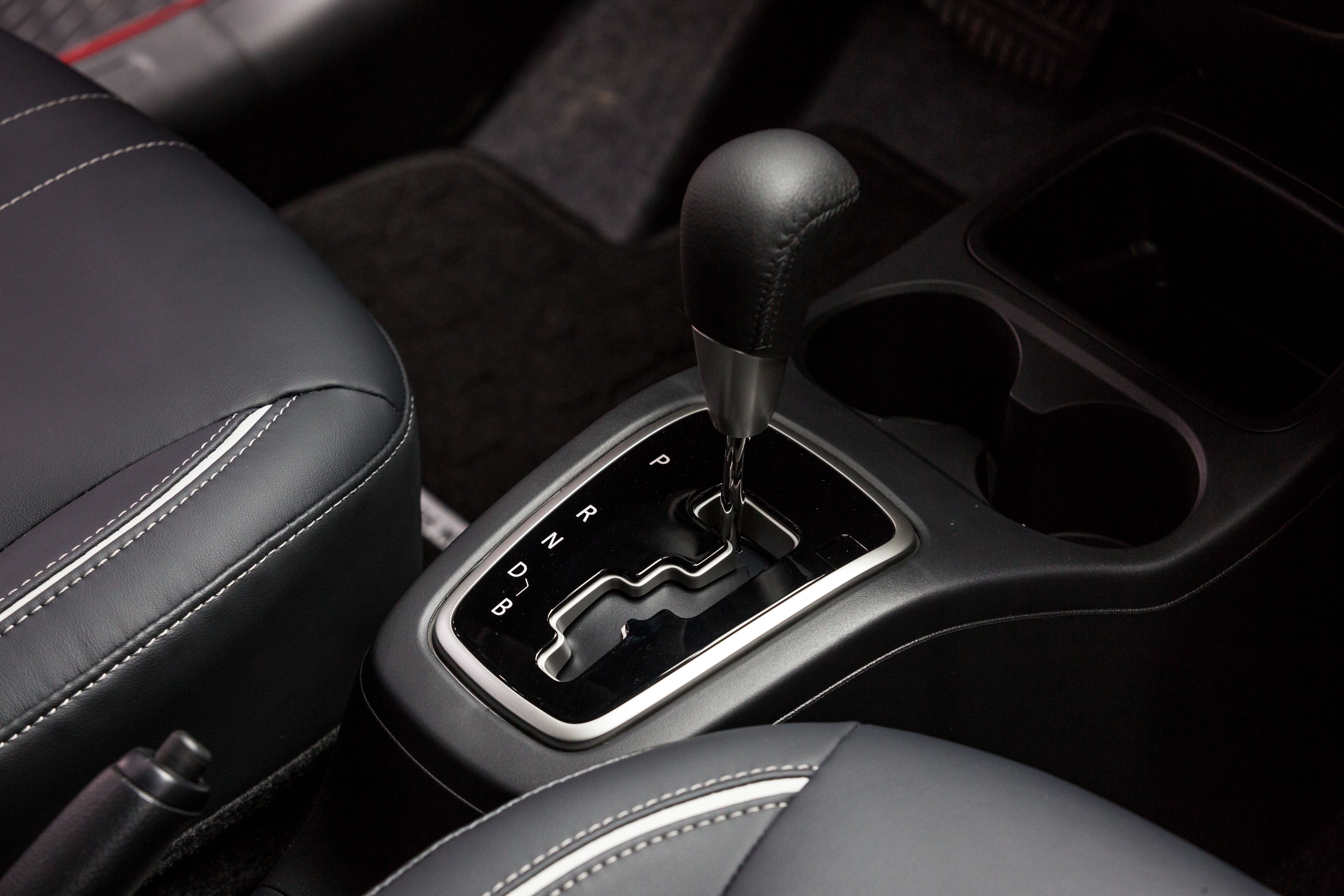 Mitsubishi Attrage Premium anh 19