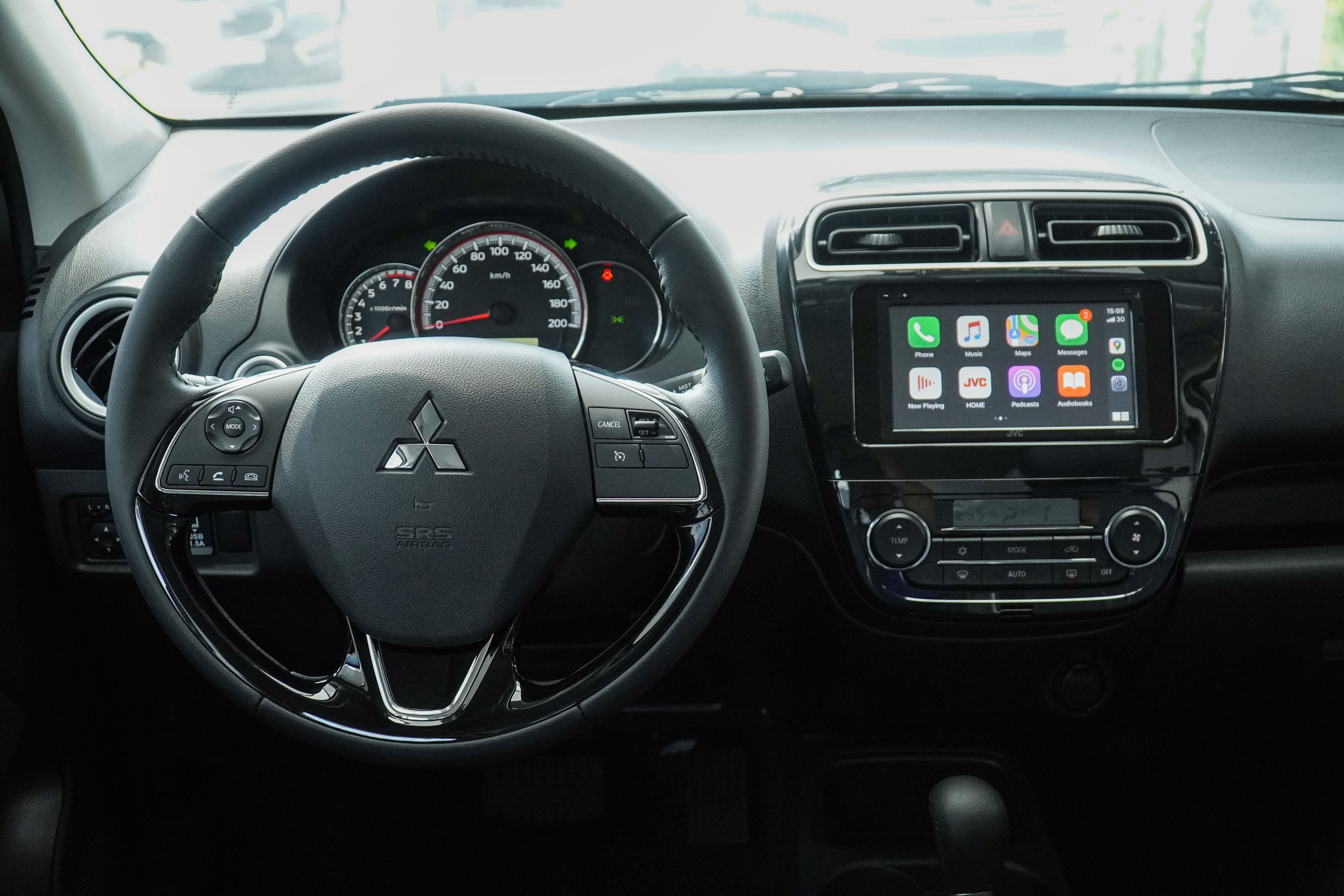 Mitsubishi Attrage Premium anh 13