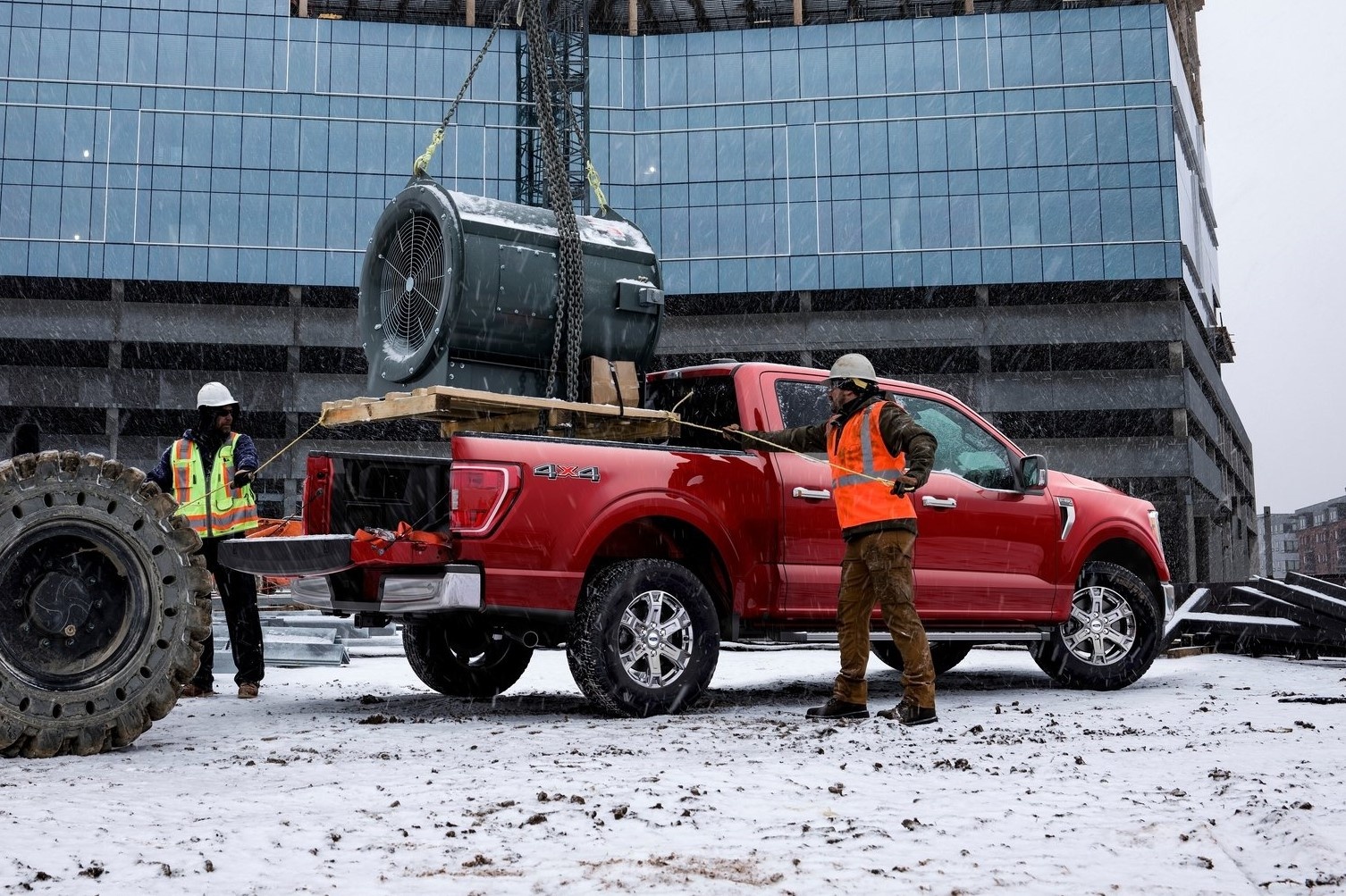 Ford muon su dung F-150 lam may phat dien hinh anh