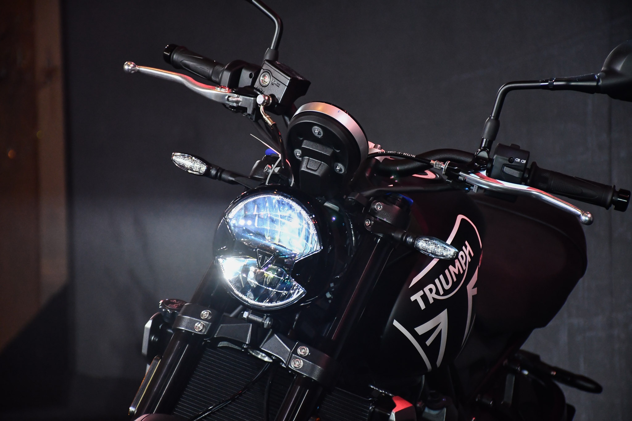 Triumph Trident 660 gia 270 trieu anh 4