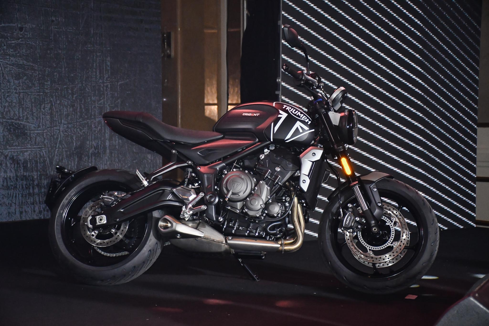 Triumph Trident 660 gia 270 trieu anh 3
