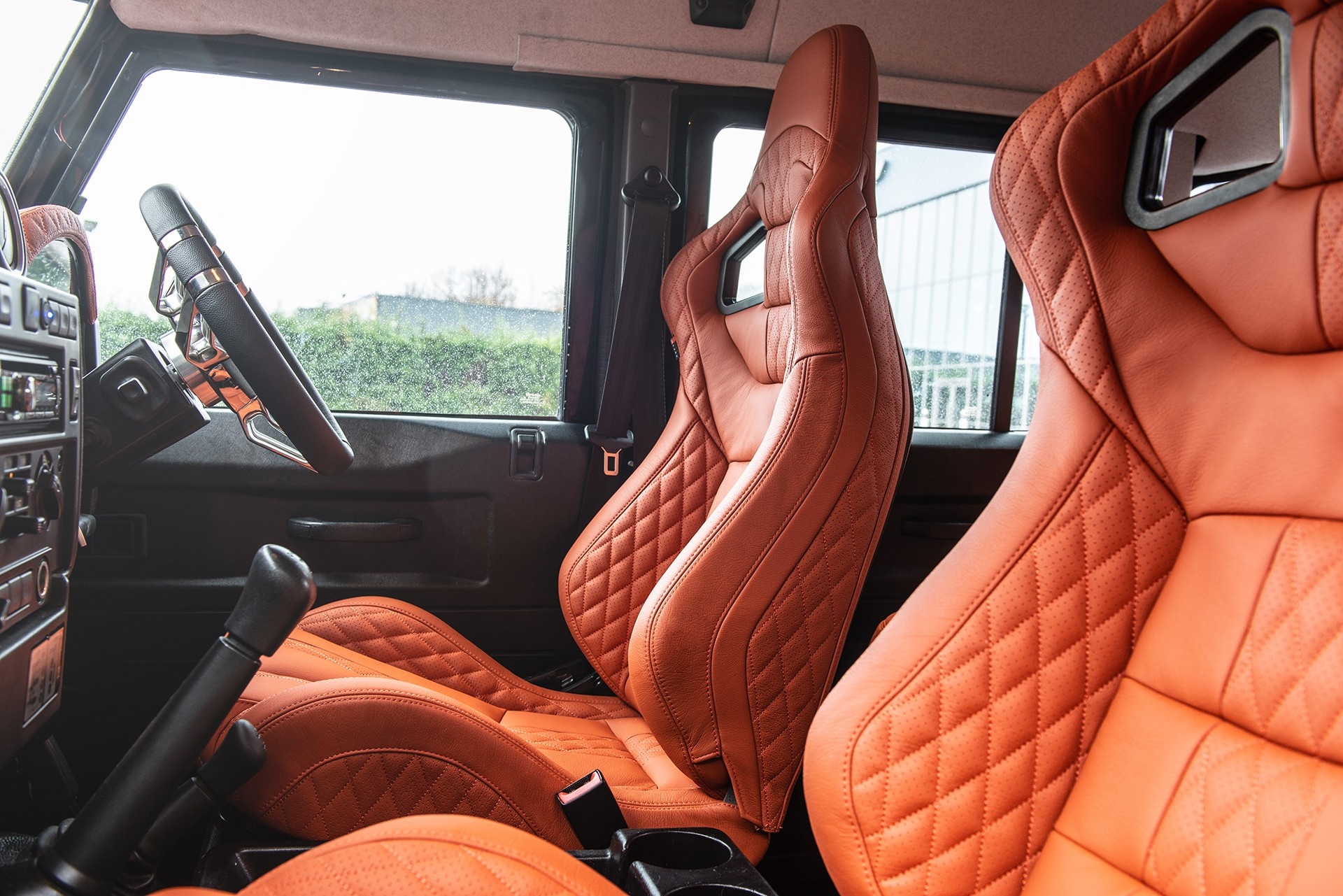 Land Rover Defender anh 7