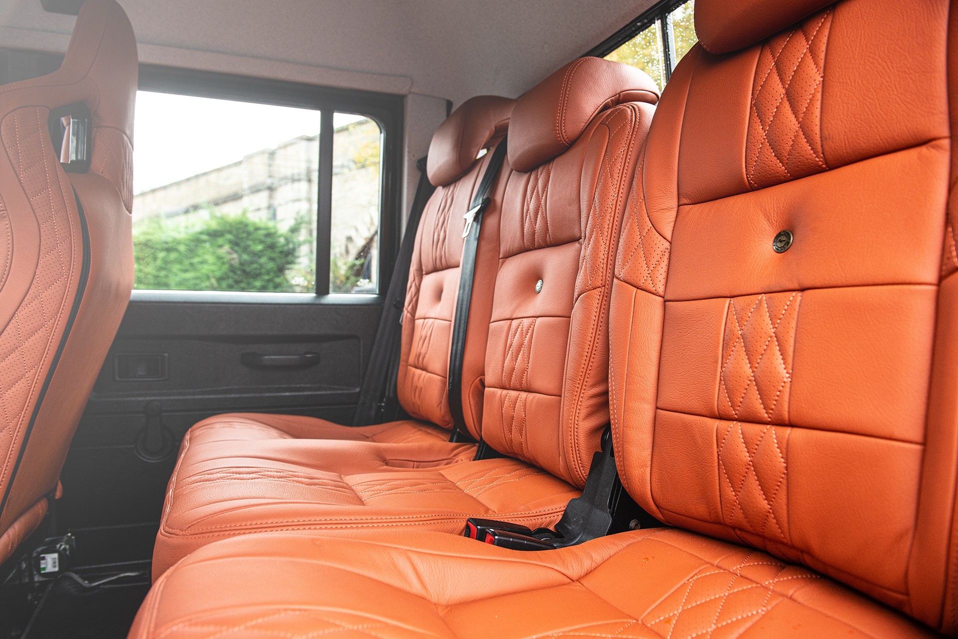 Land Rover Defender anh 8