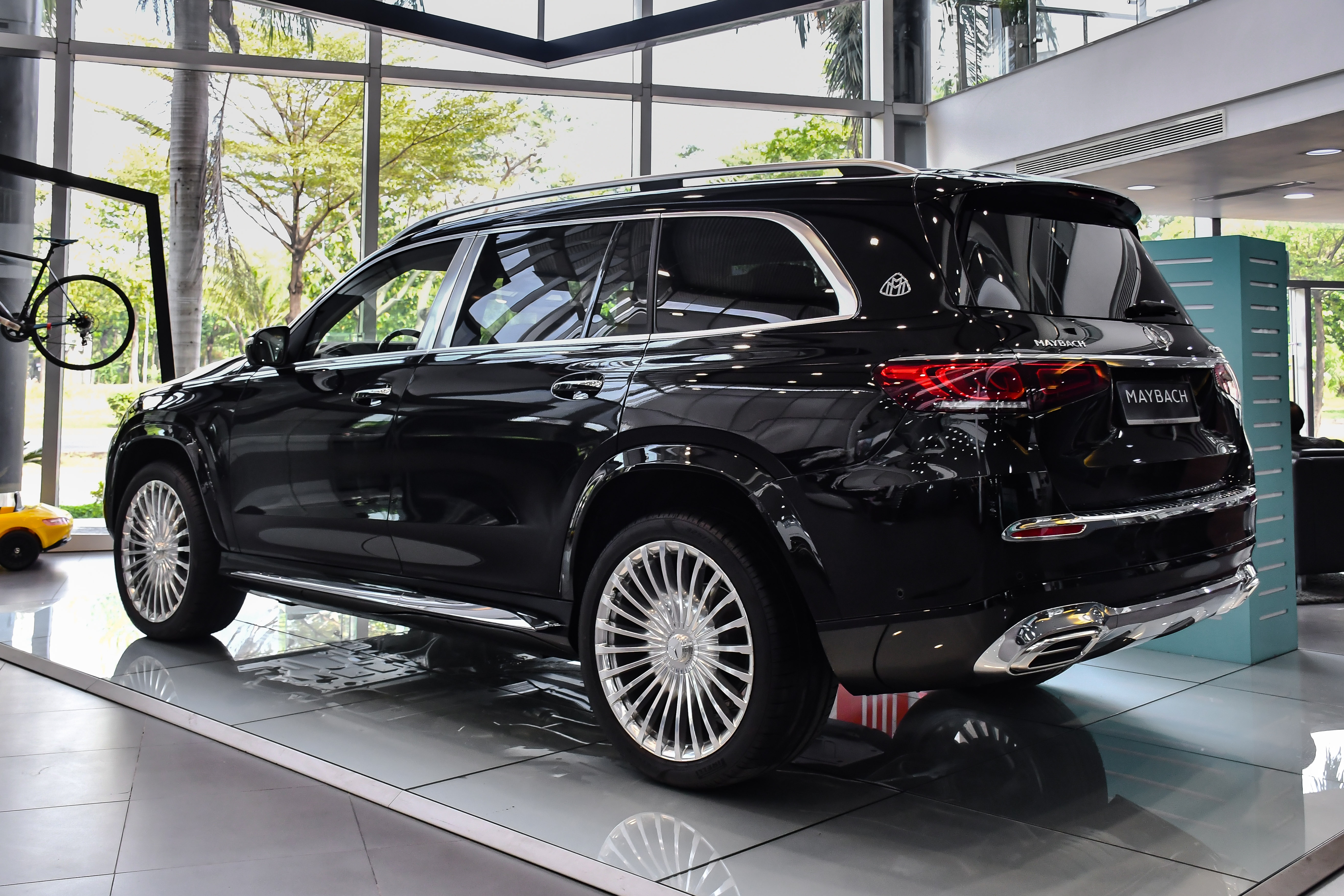 Mercedes-Maybach GLS 600 chinh hang anh 3