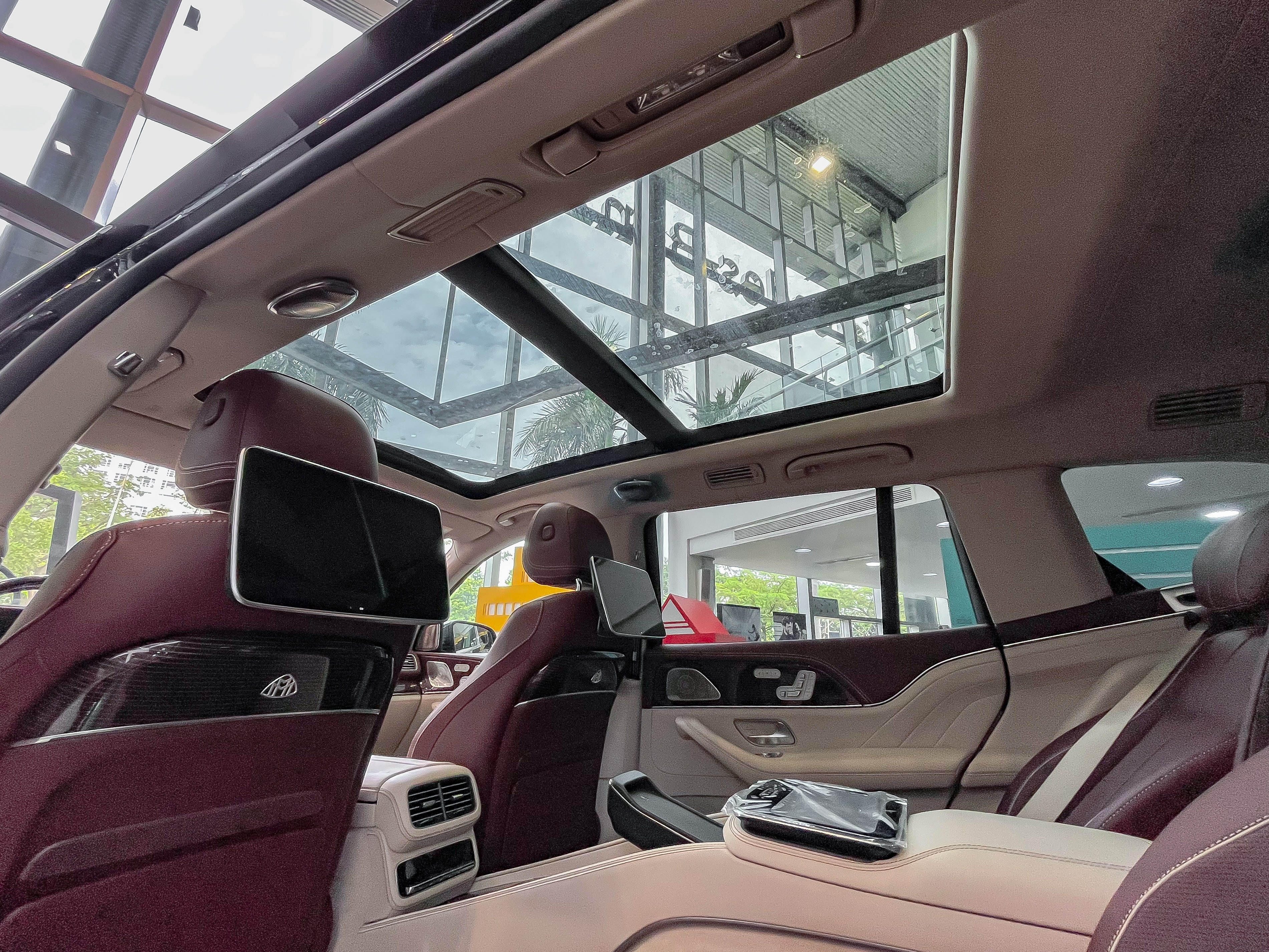 Mercedes-Maybach GLS 600 chinh hang anh 13