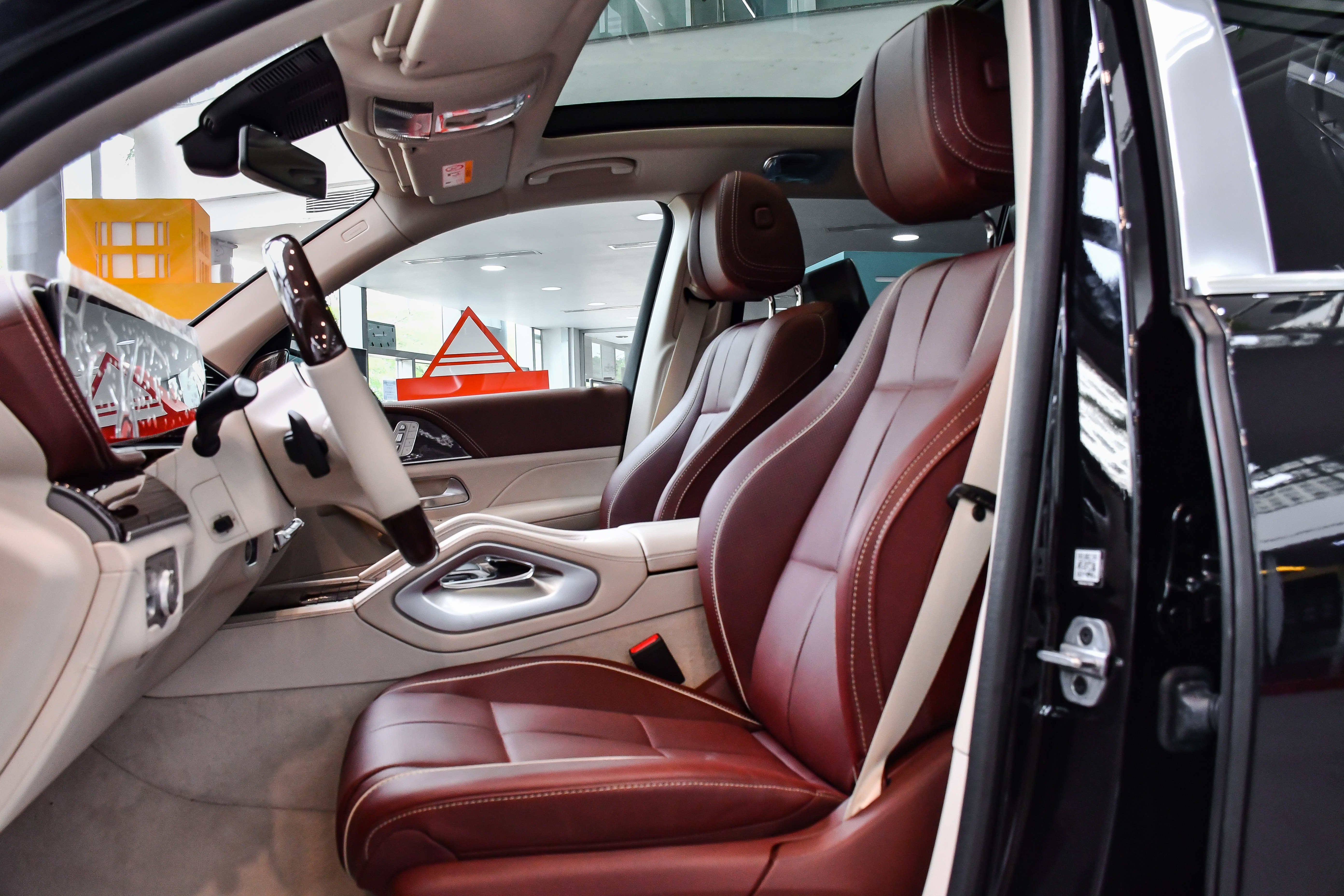 Mercedes-Maybach GLS 600 chinh hang anh 17