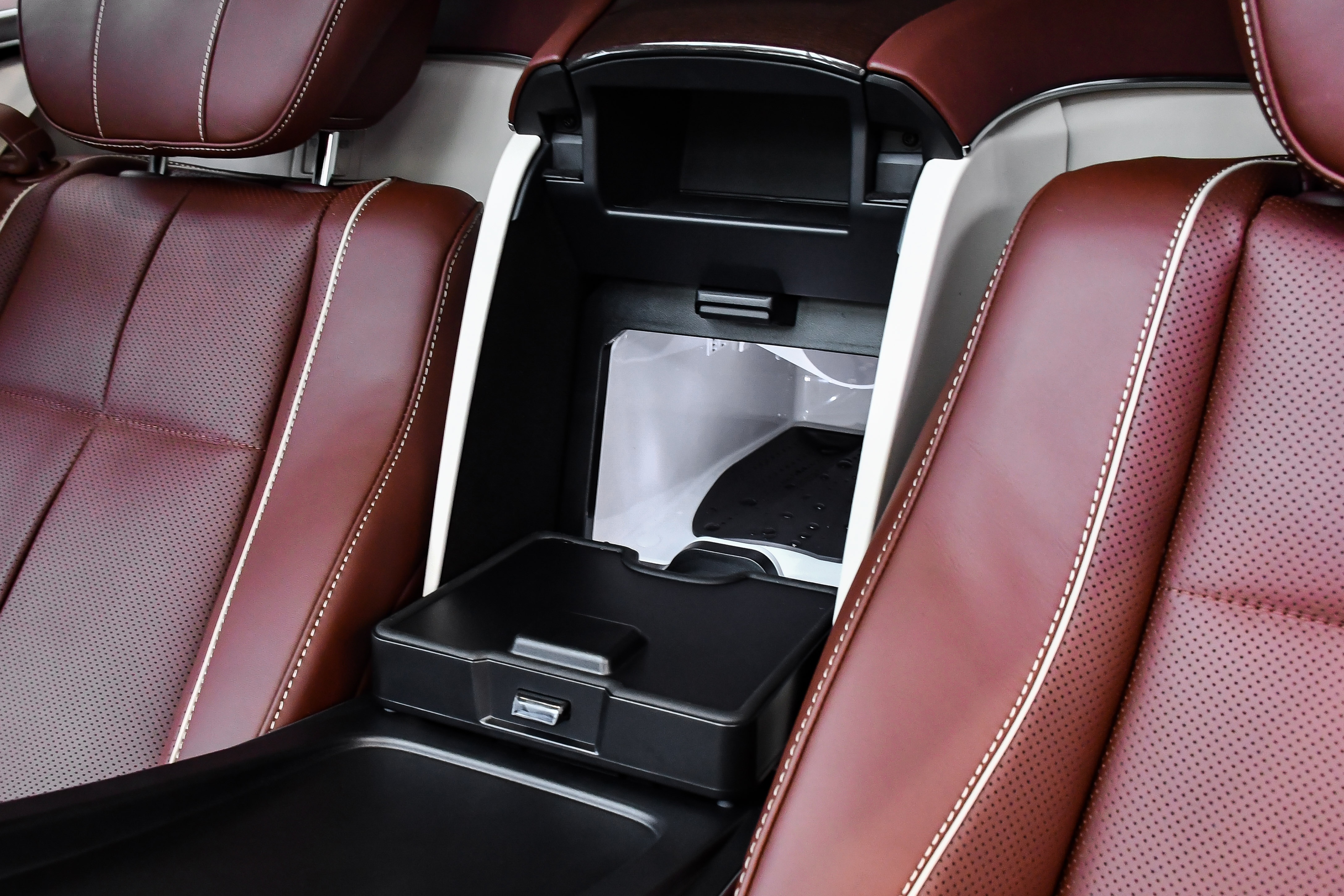 Mercedes-Maybach GLS 600 chinh hang anh 16