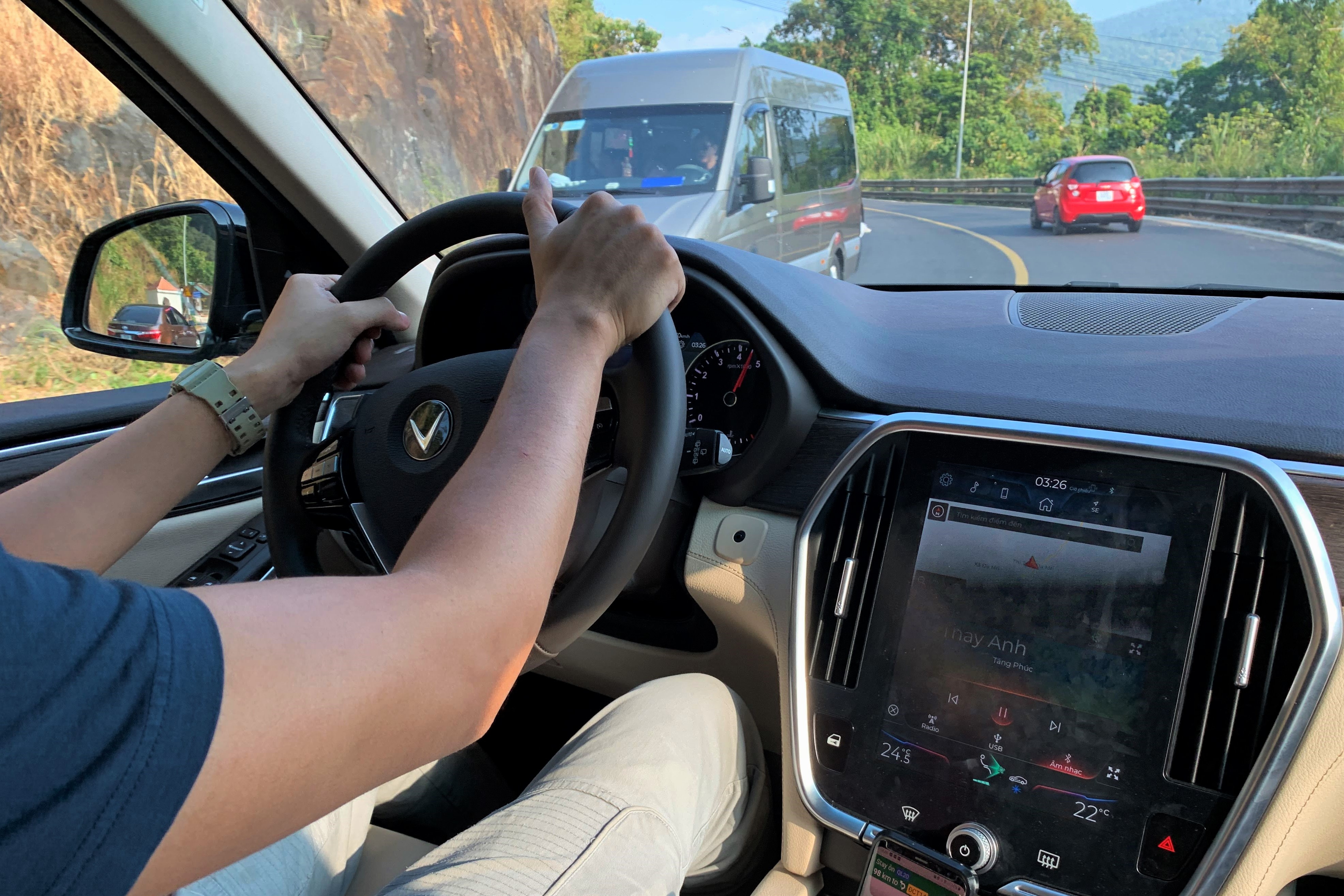 Vua lay bang, lai oto di duong deo can luu y gi? hinh anh