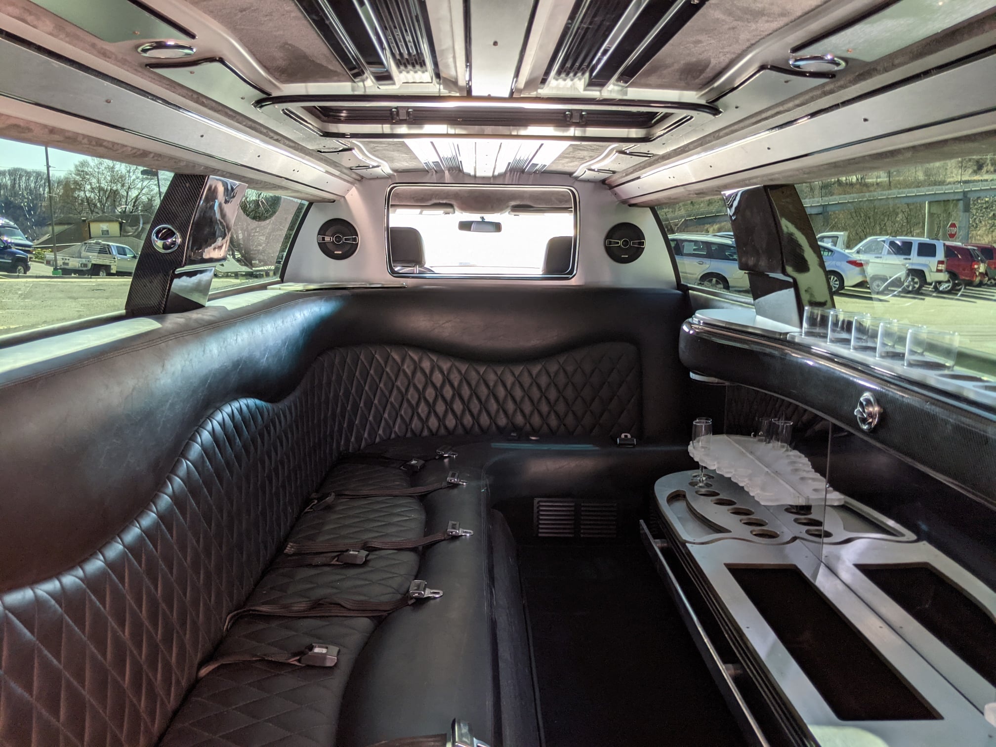 Ford Explorer nang cap thanh xe limosine anh 7