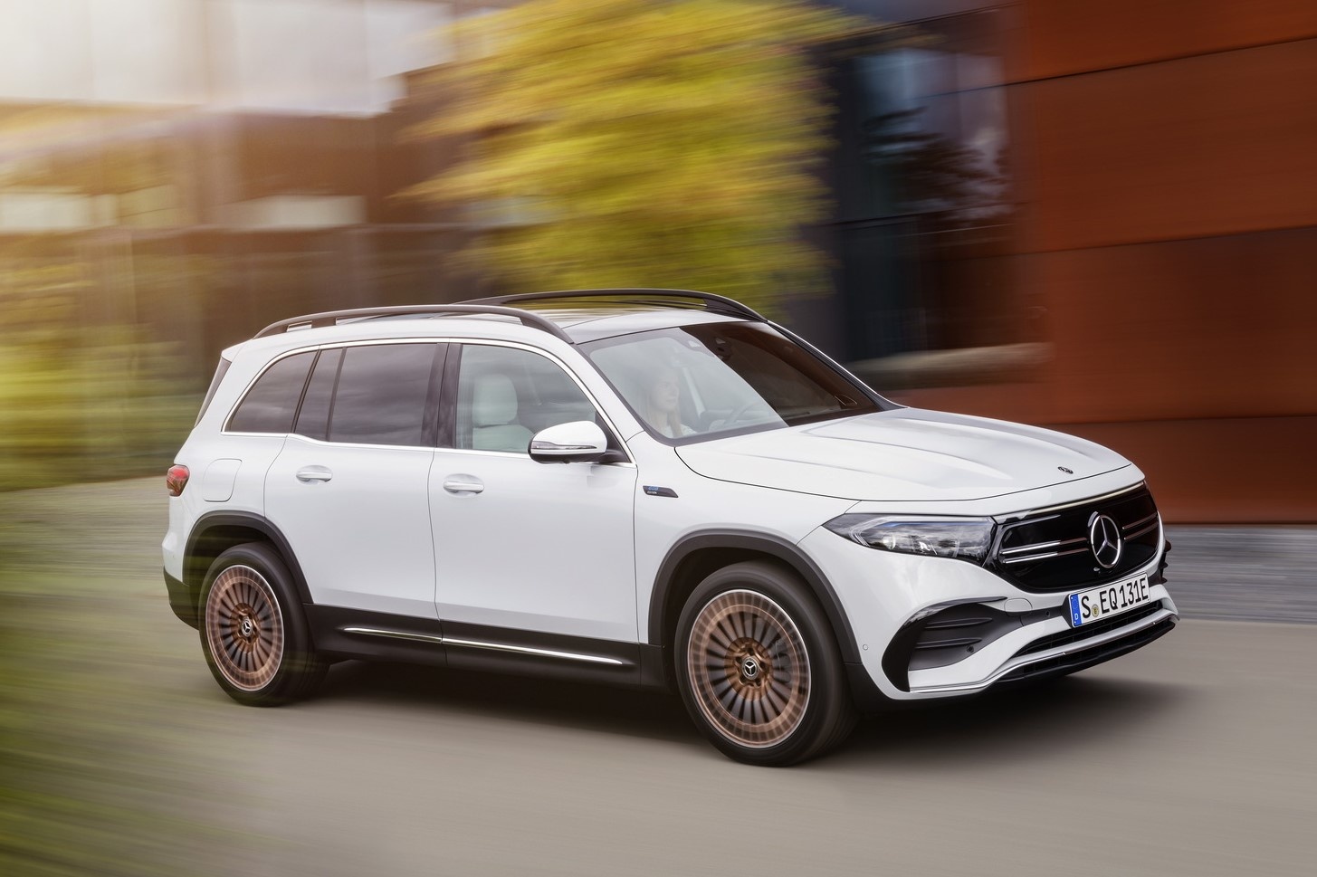 Mercedes-Benz EQB ra mắt ảnh 5 Mercedes-Benz EQB ra mat anh 5