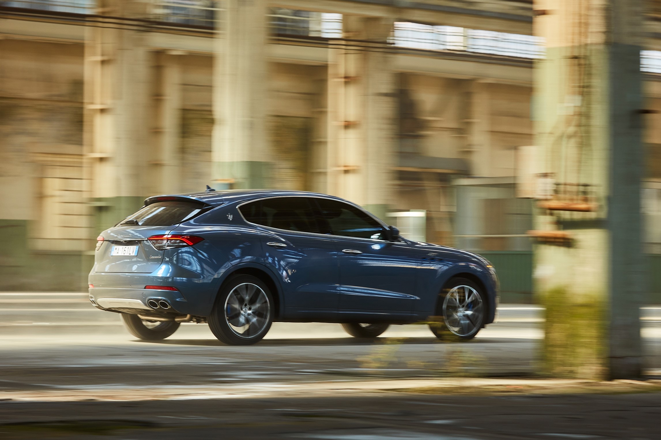 Maserati Levante Hybrid anh 2