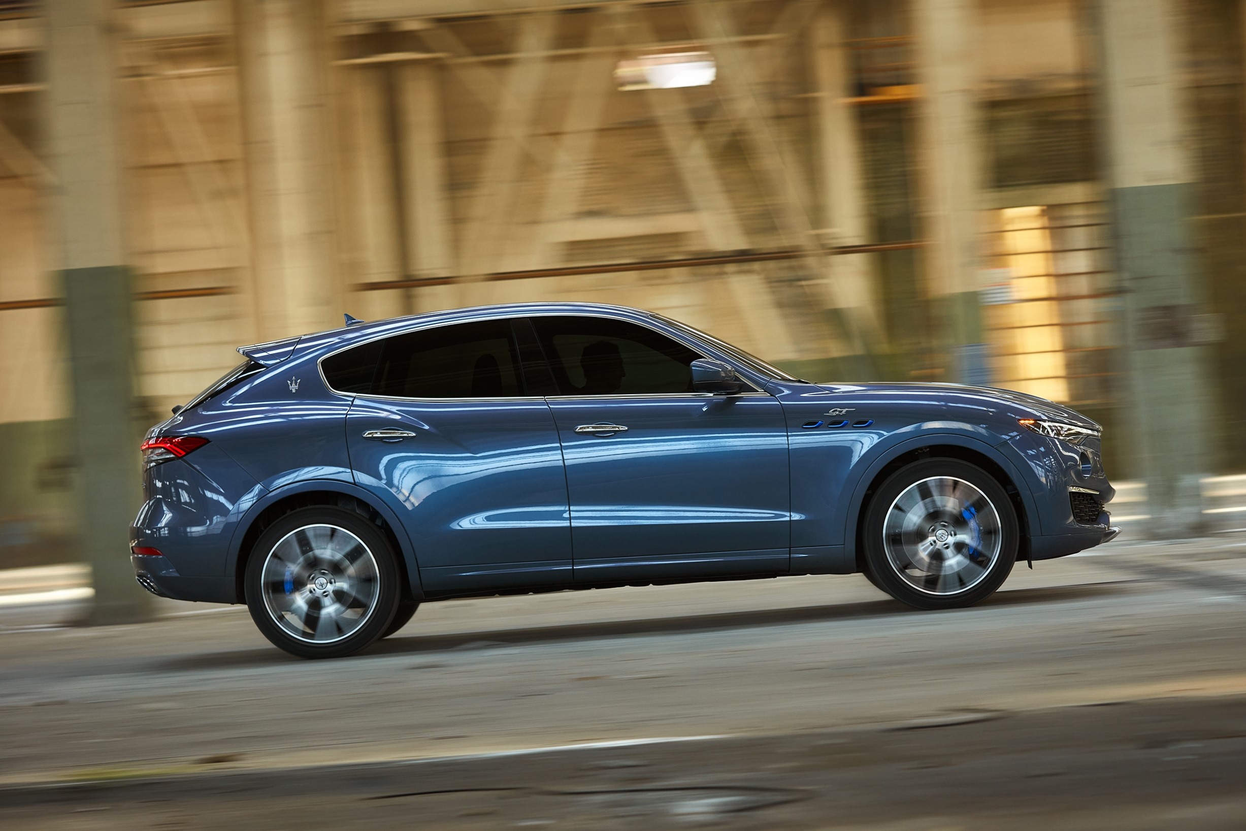 Maserati Levante Hybrid anh 3