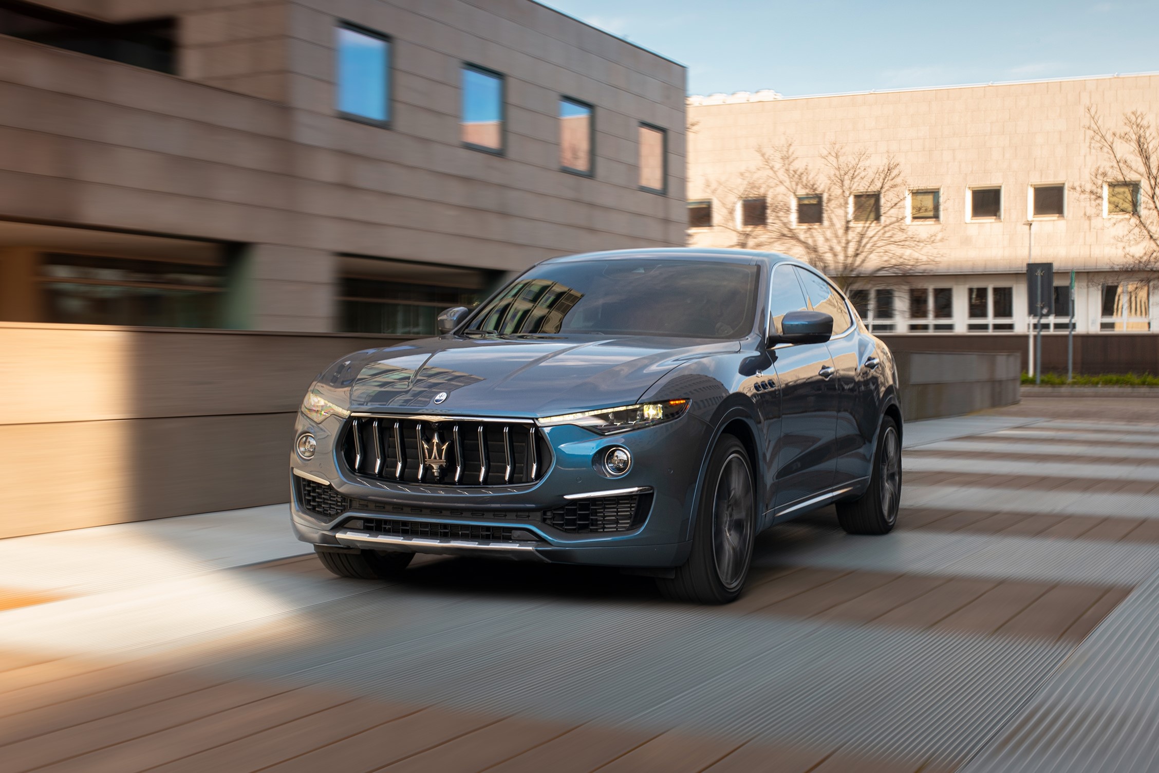 Maserati Levante Hybrid anh 1