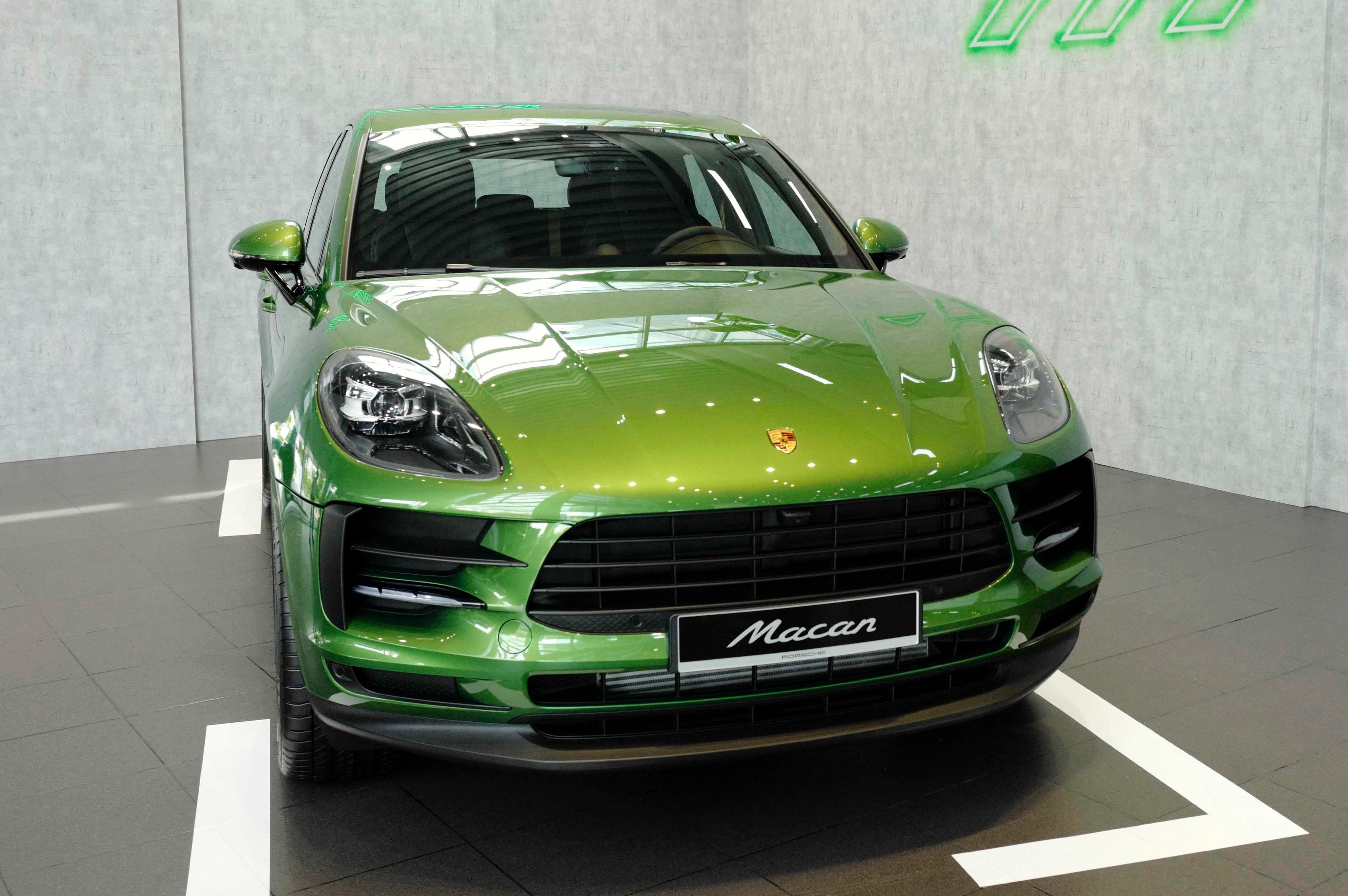 Mau SUV Porsche re nhat tai Viet Nam co gia bao nhieu? hinh anh