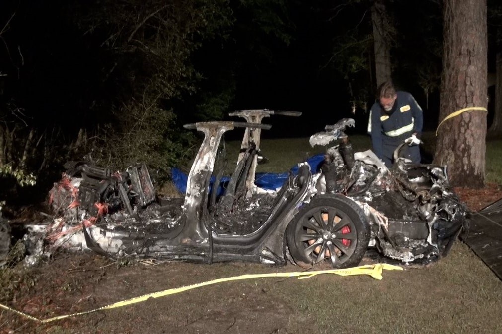 Tesla ‘dao nguoc’ ket qua dieu tra vu tai nan xe dien tai Texas hinh anh