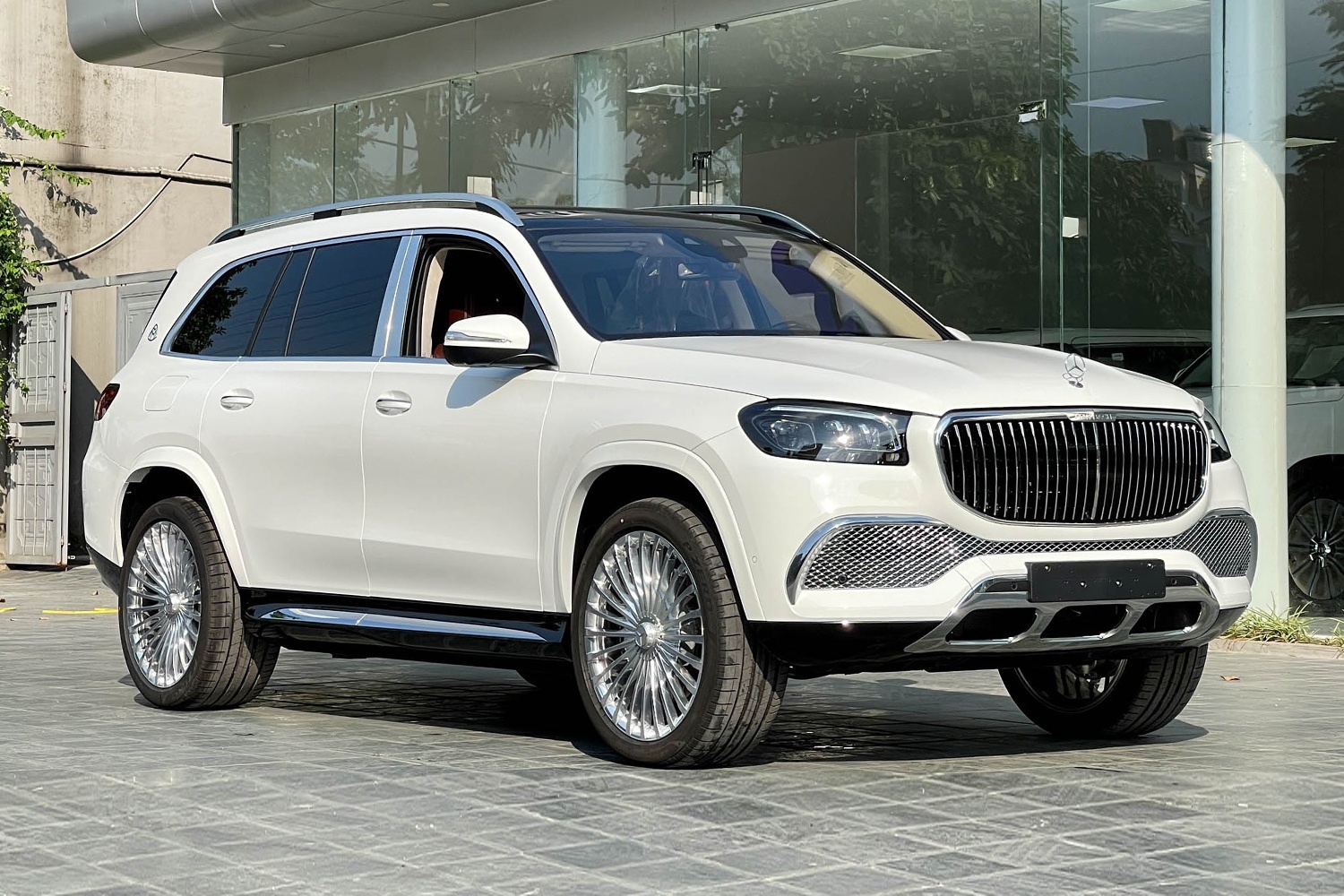 Dai ly nhan dat coc 1 ty dong cho Mercedes-Maybach GLS 600 chinh hang hinh anh