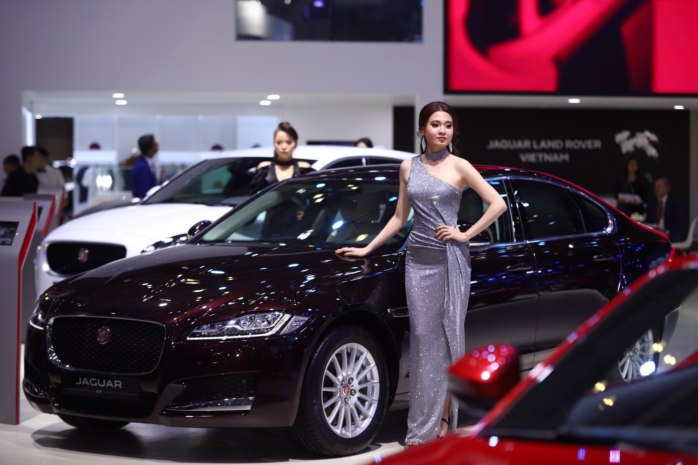 uu dai le phi truoc ba anh 2