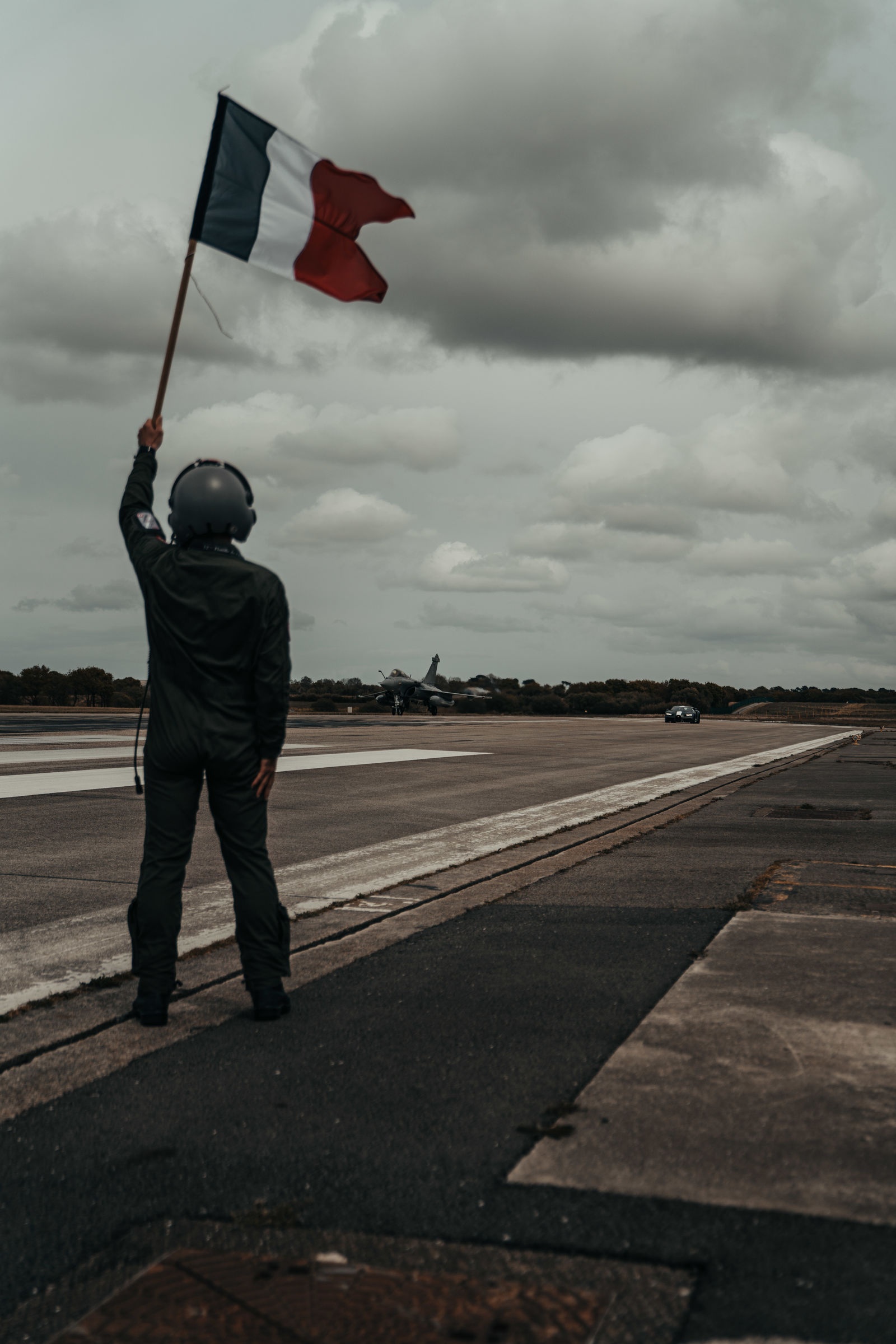 Bugatti Chiron Sport dua voi chien dau co anh 18