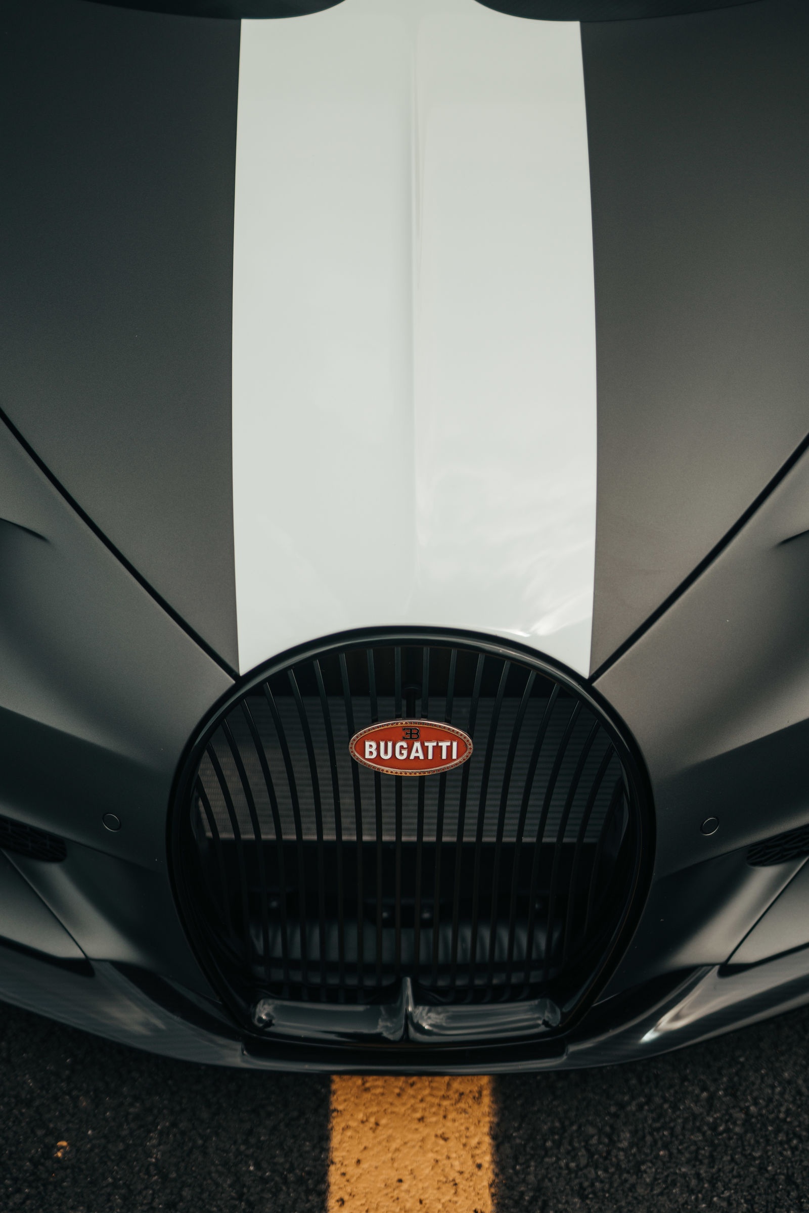 Bugatti Chiron Sport dua voi chien dau co anh 5