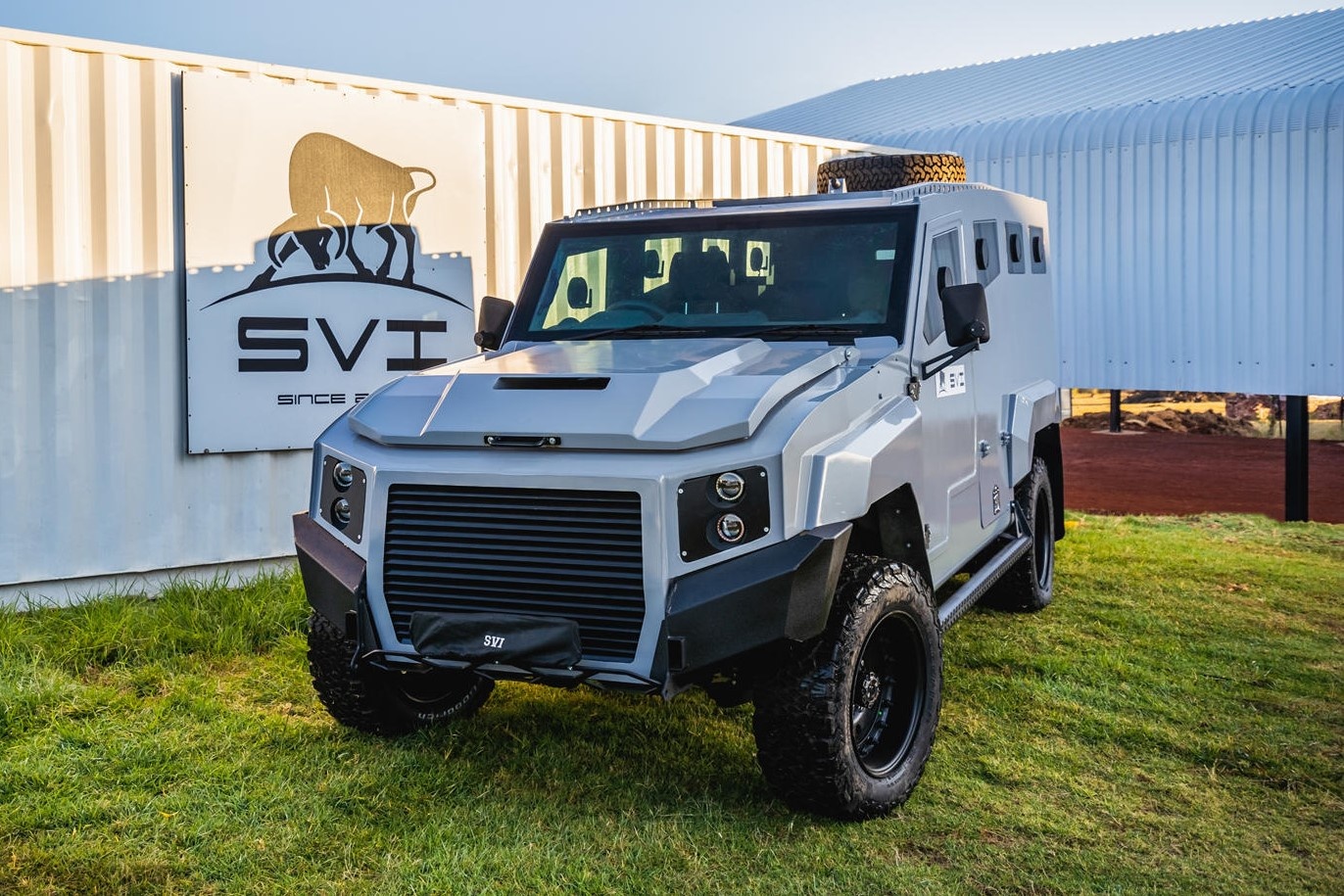 Toyota Land Cruiser nang cap thanh xe boc thep anh 2