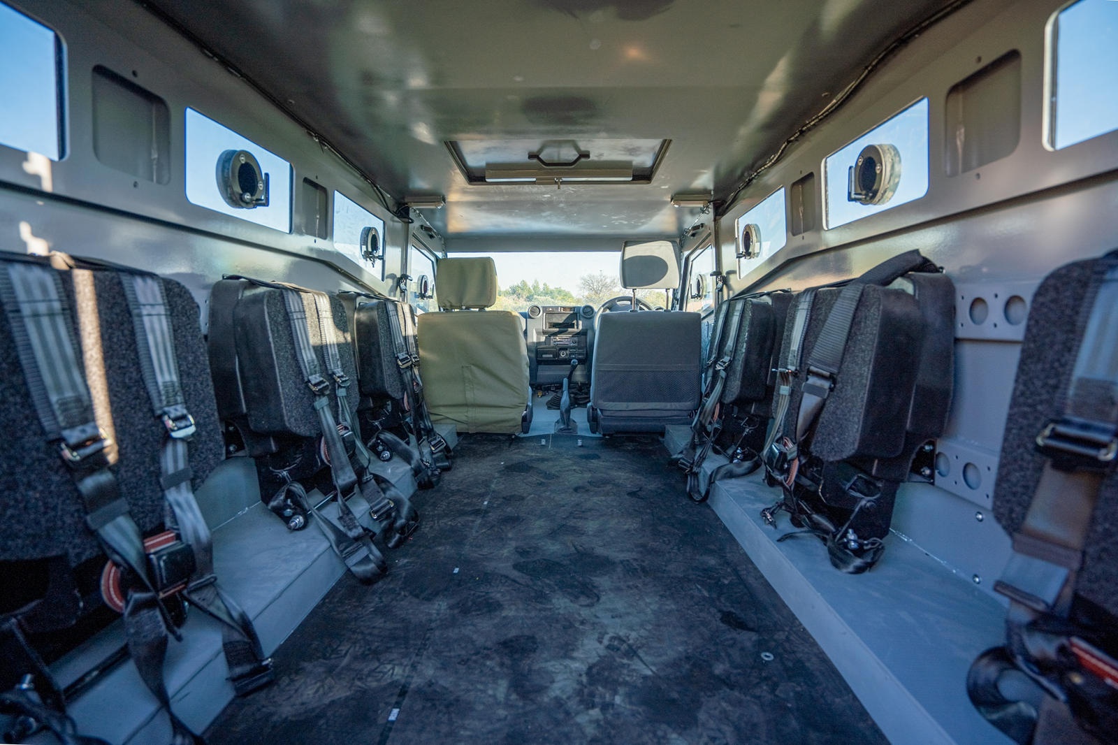 Toyota Land Cruiser nang cap thanh xe boc thep anh 7