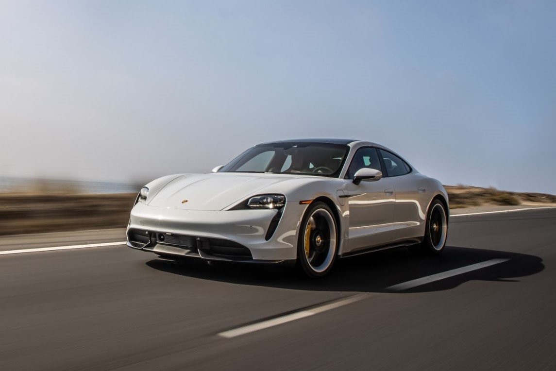 Porsche Taycan va Panamera tai Viet Nam khong bi trieu hoi nhu o My hinh anh