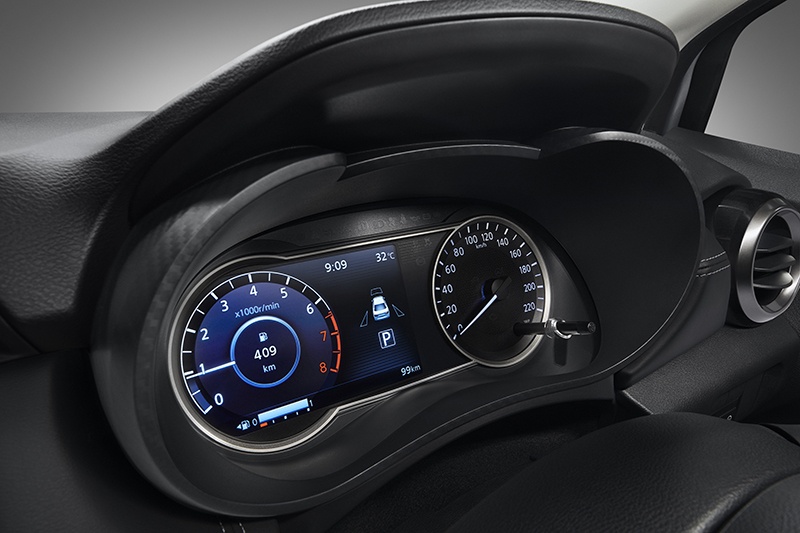 Nissan Almera chuan bi ve Viet Nam anh 8