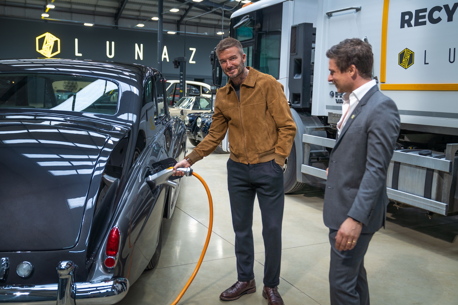 David Beckham dau tu vao xe dien hinh anh