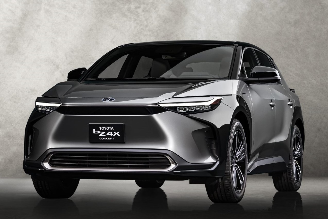 Toyota se ban xe dien tai My tu nam sau hinh anh