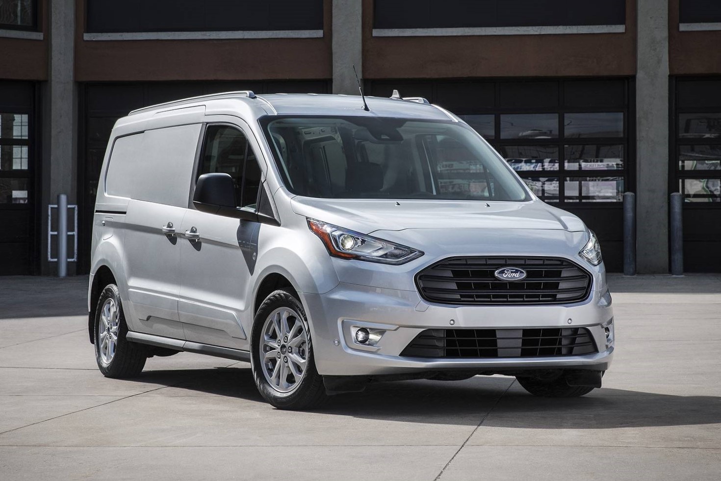 Ford doi mat muc phat 1,3 ty USD vi lach luat nhap khau tai My hinh anh