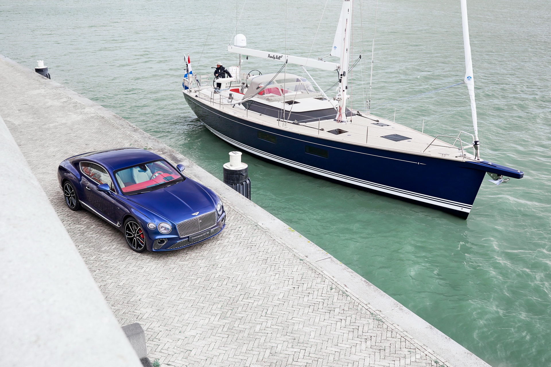 Du thuyền sang trọng như xe Bentley ảnh 1 Du thuyen sang trong nhu xe Bentley anh 1