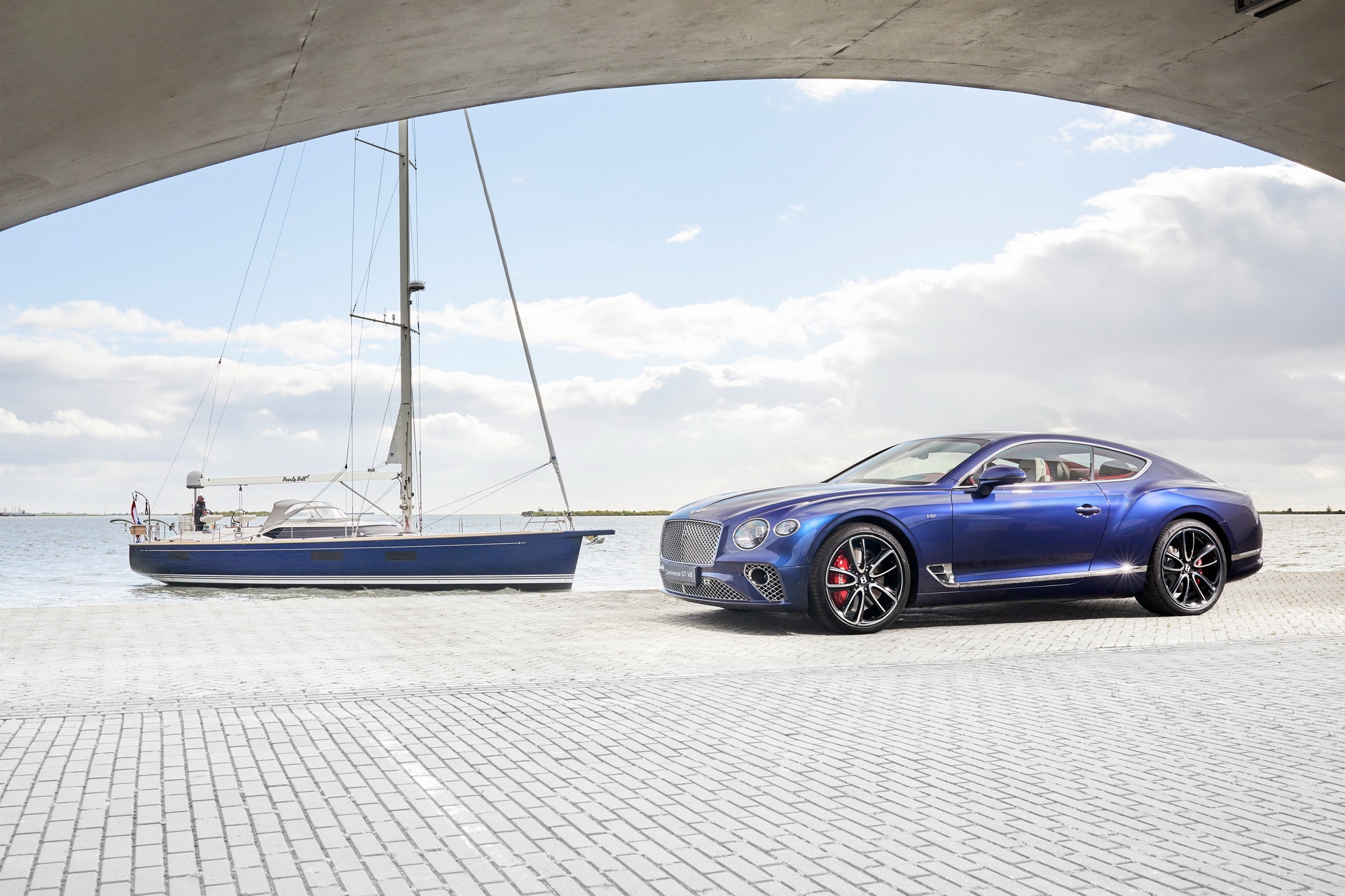 Du thuyền sang trọng như xe Bentley ảnh 2 Du thuyen sang trong nhu xe Bentley anh 2