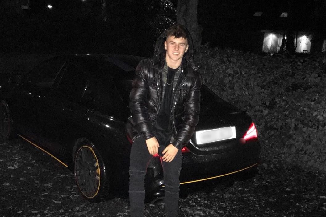 ngoi sao tuyen Anh ap dao ve do choi xe anh 3