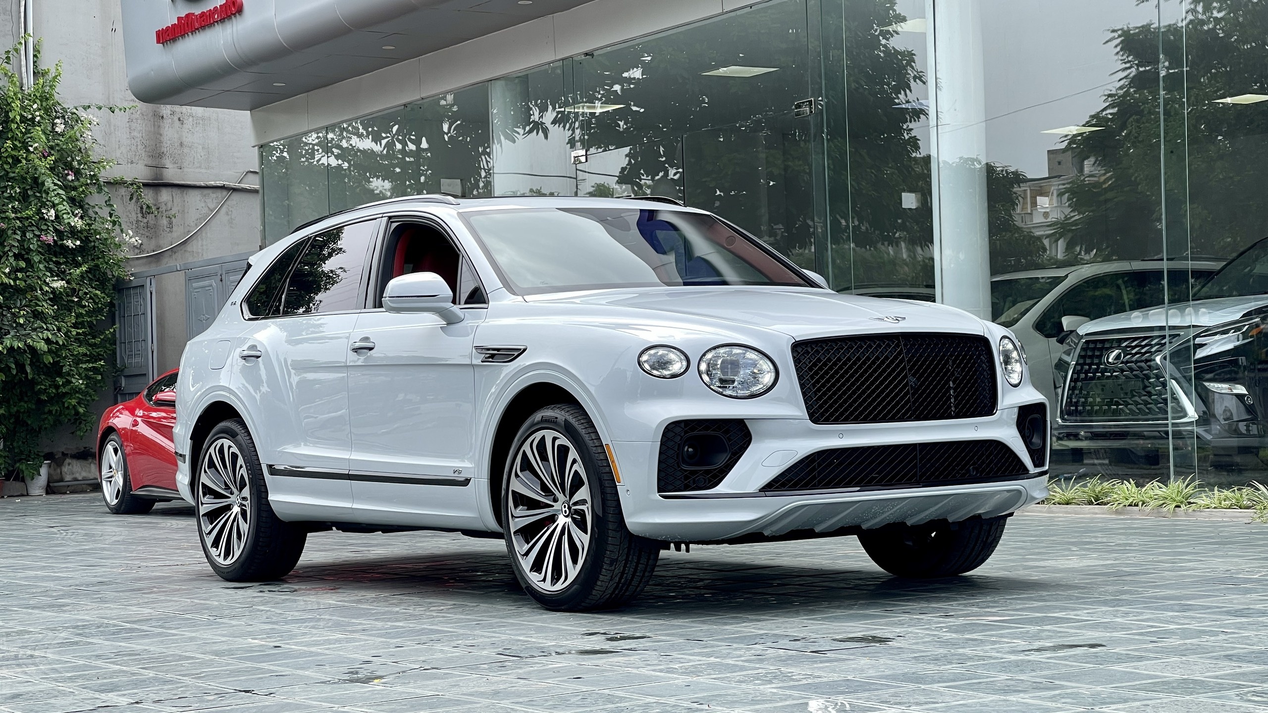 Bentley Bentayga V8 2021 anh 2