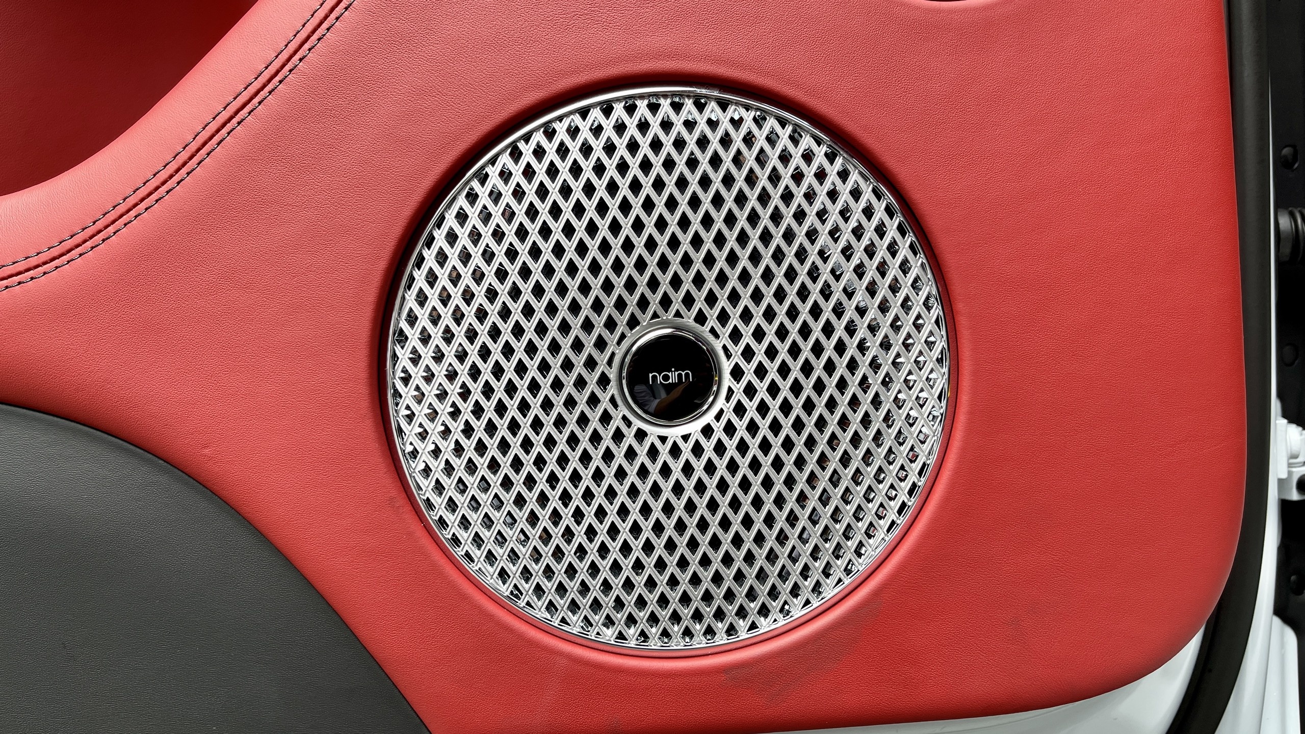 Bentley Bentayga V8 2021 anh 19