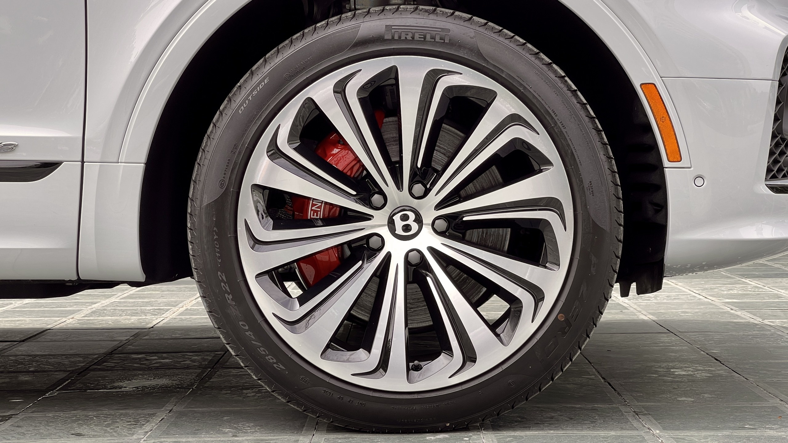 Bentley Bentayga V8 2021 anh 8