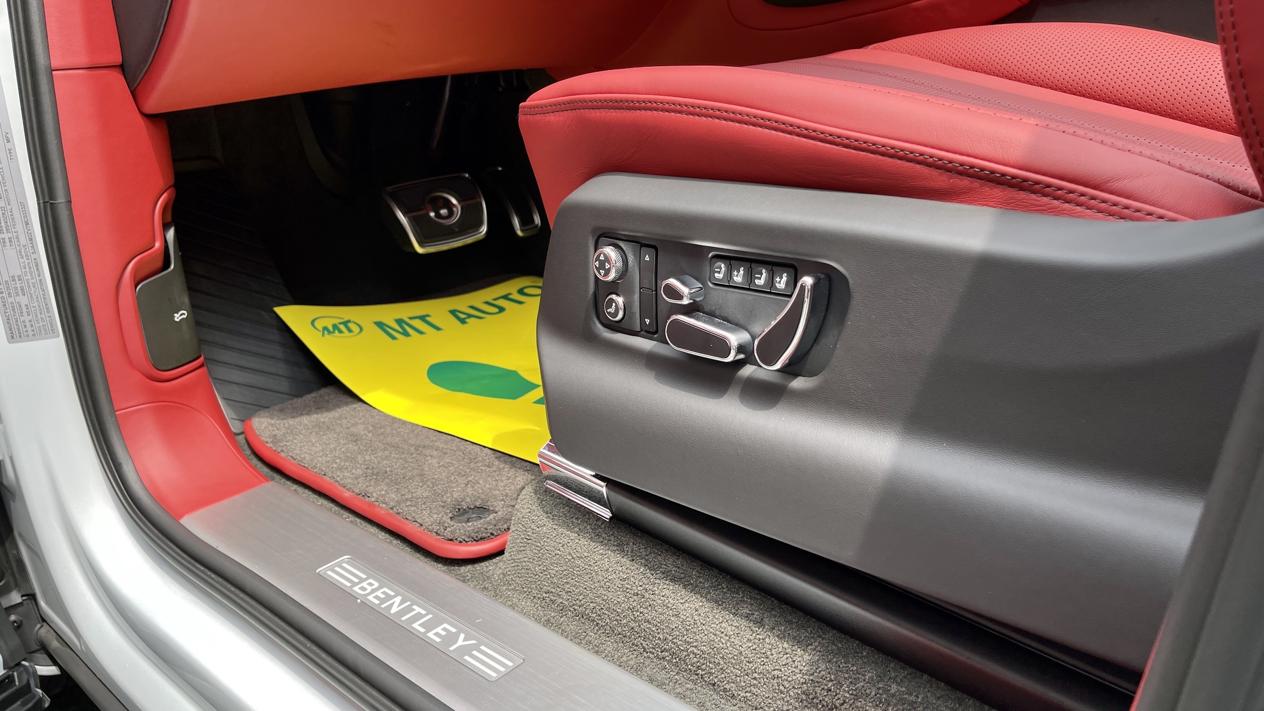 Bentley Bentayga V8 2021 anh 17